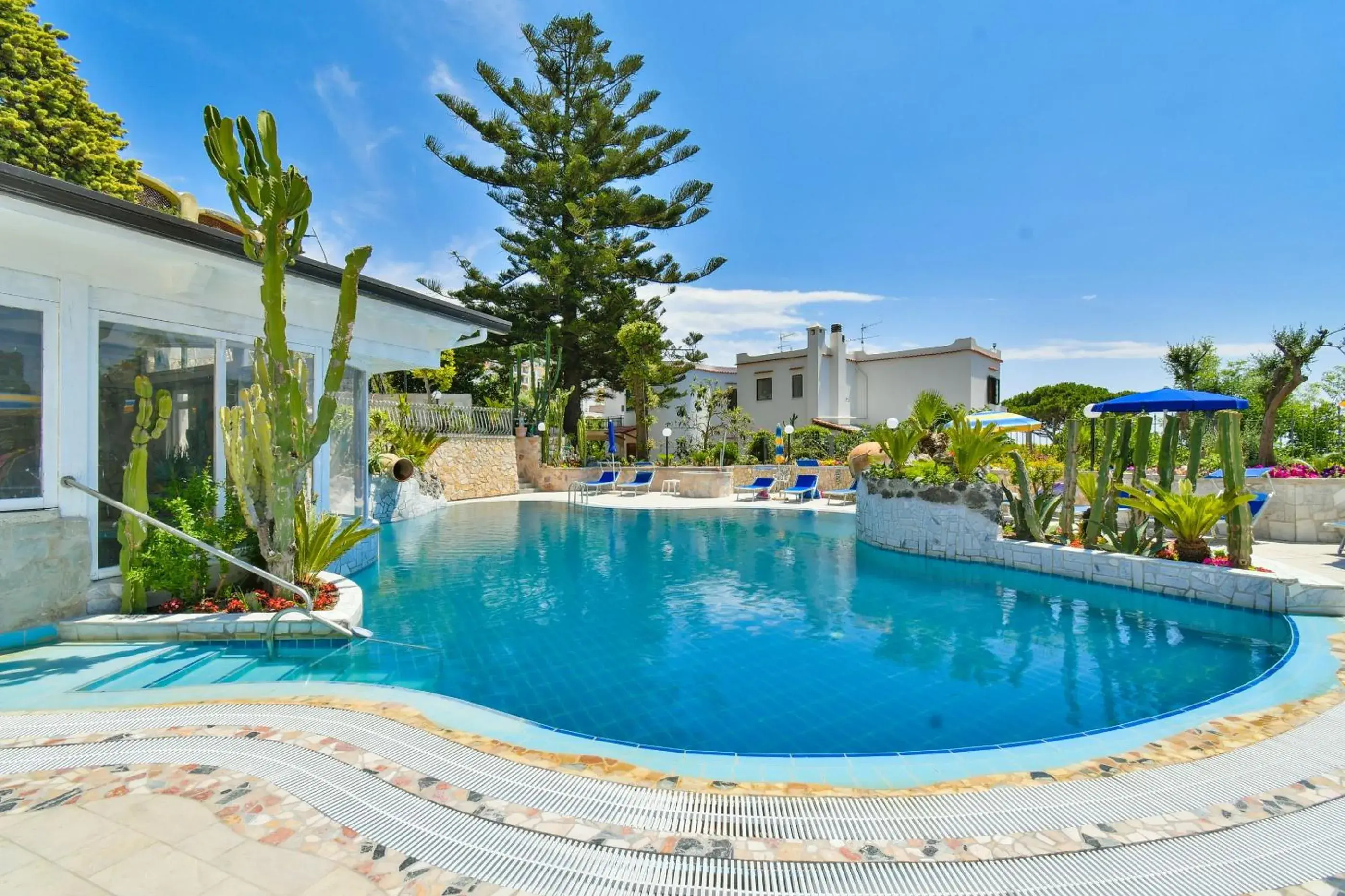 Pool view, Swimming Pool in Hotel Terme Saint Raphael