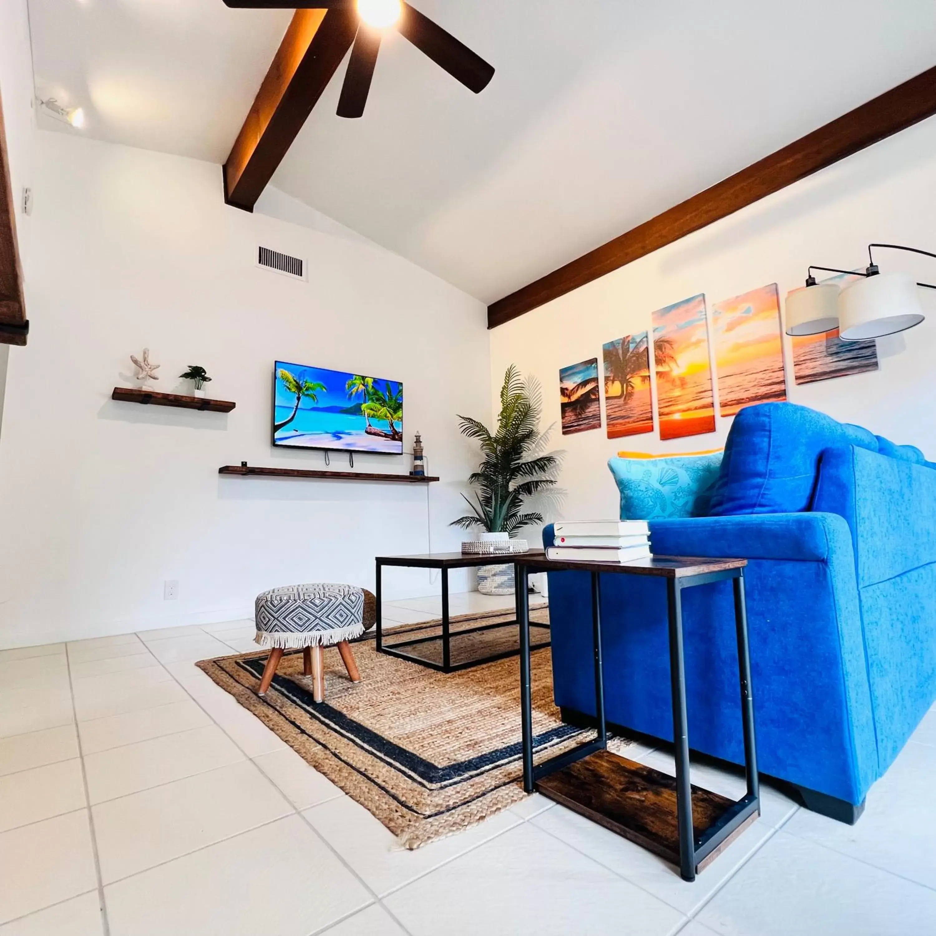 Living room, Seating Area in Coco Bay Vacation Condos