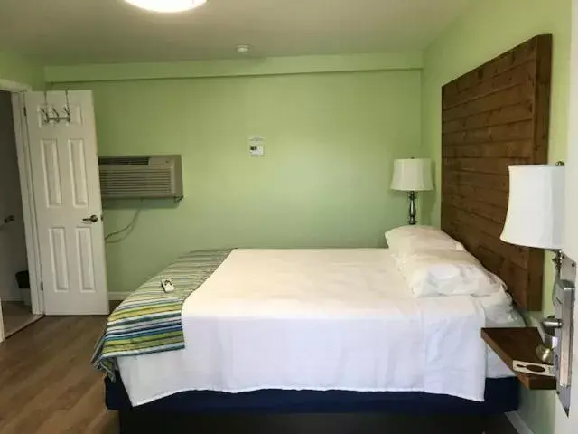 Bed in Lake Inn