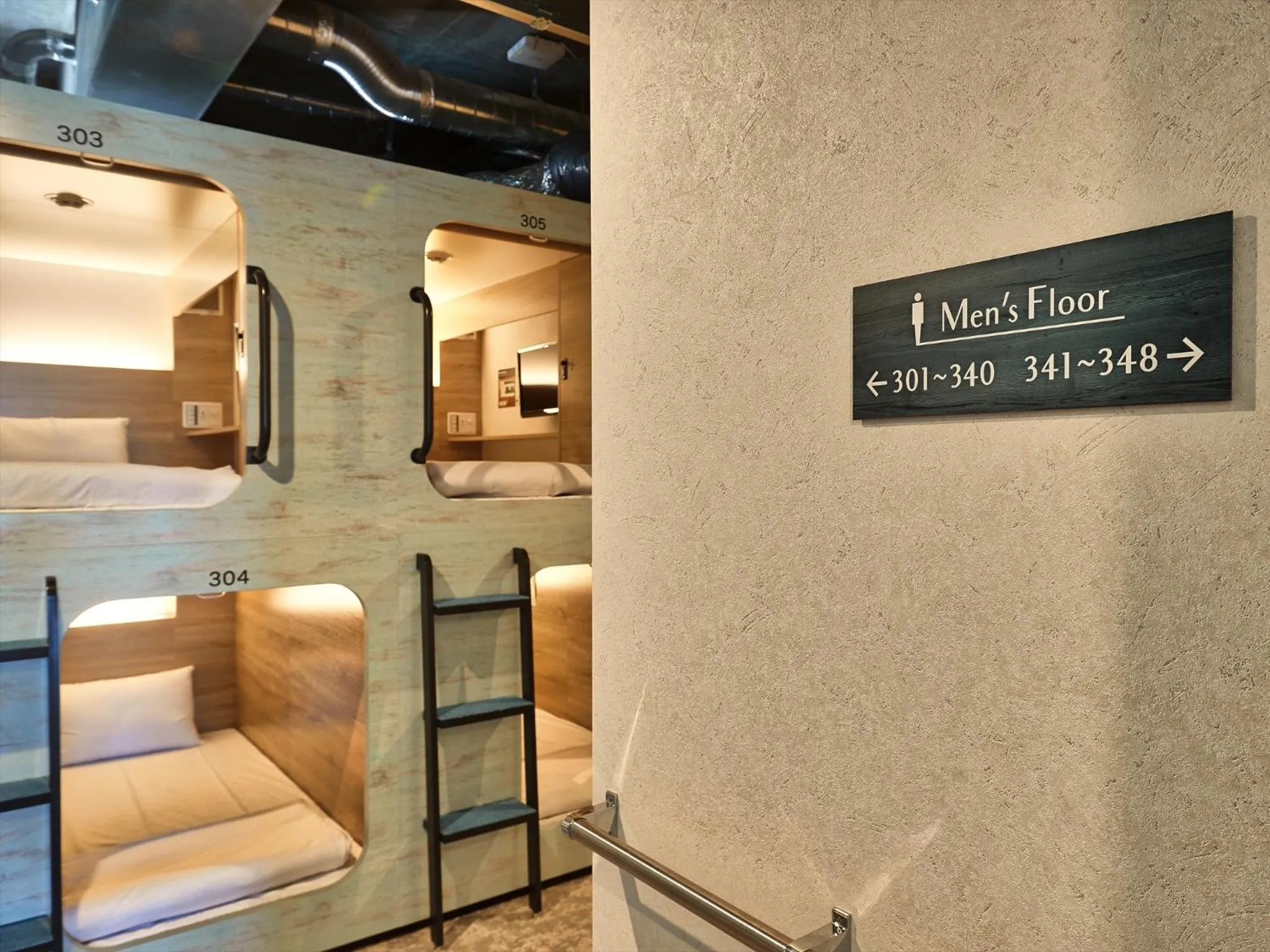 Photo of the whole room in CABIN&HOTEL ReTIME