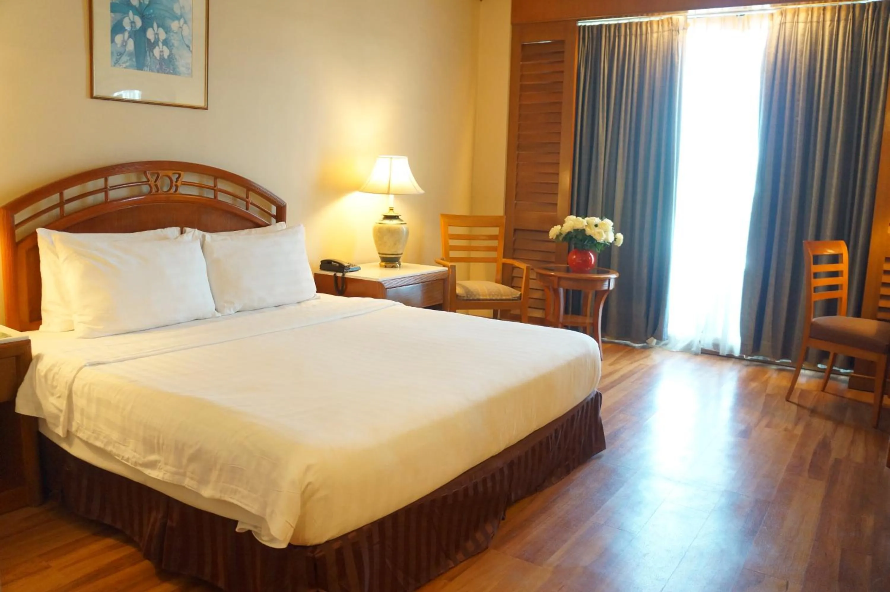 Photo of the whole room, Bed in Sabah Oriental Hotel