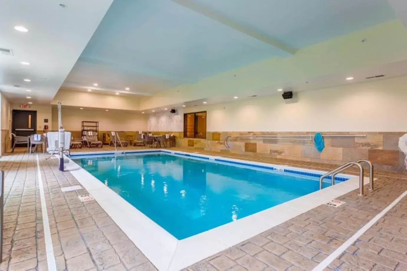 Swimming Pool in MainStay Suites