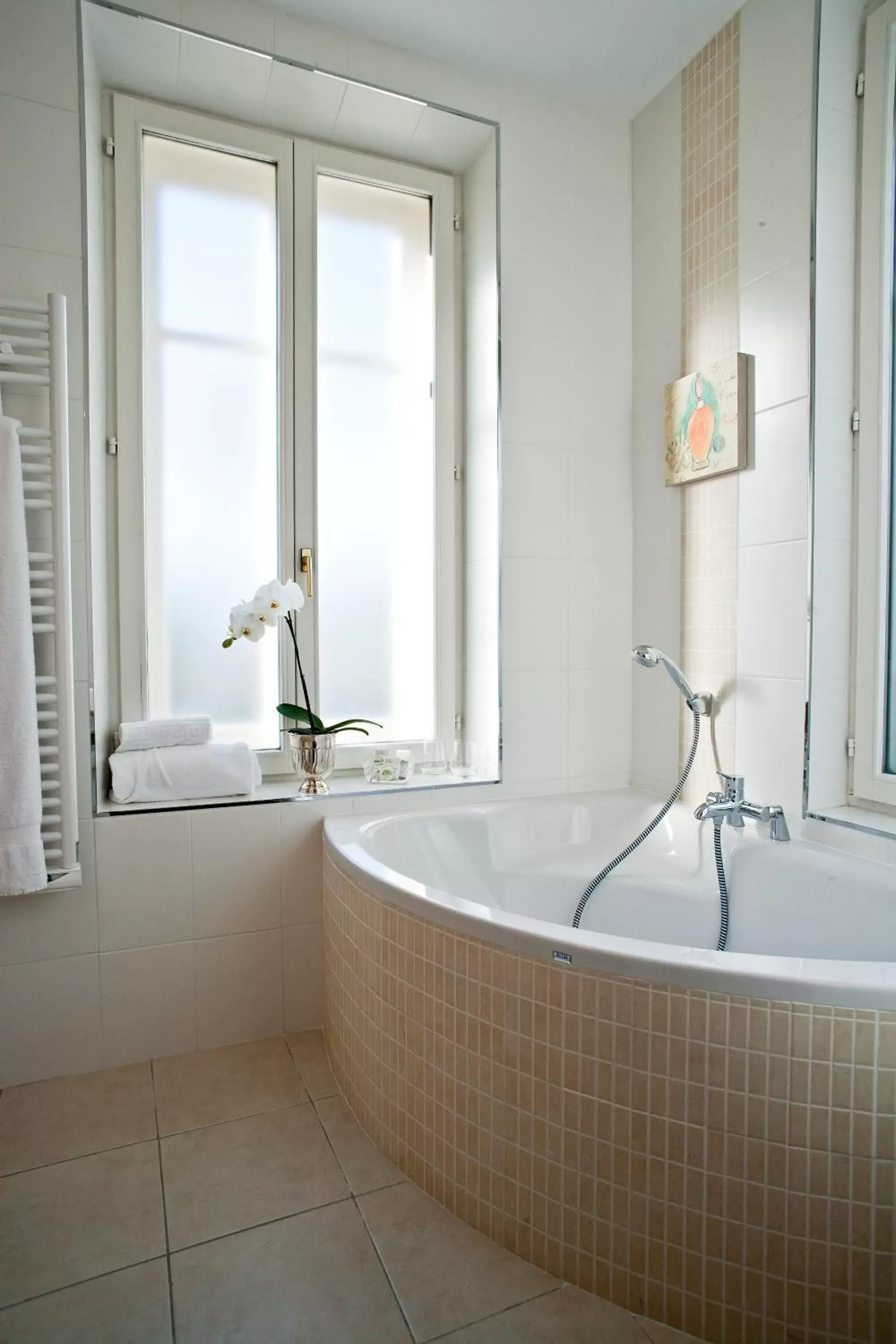 One Bedroom King Suite with Sofa Bed in Best Western Plus Hotel Villa D'est One Bedroom King Suite with Sofa Bed in Best Western Plus Hotel Villa D'est