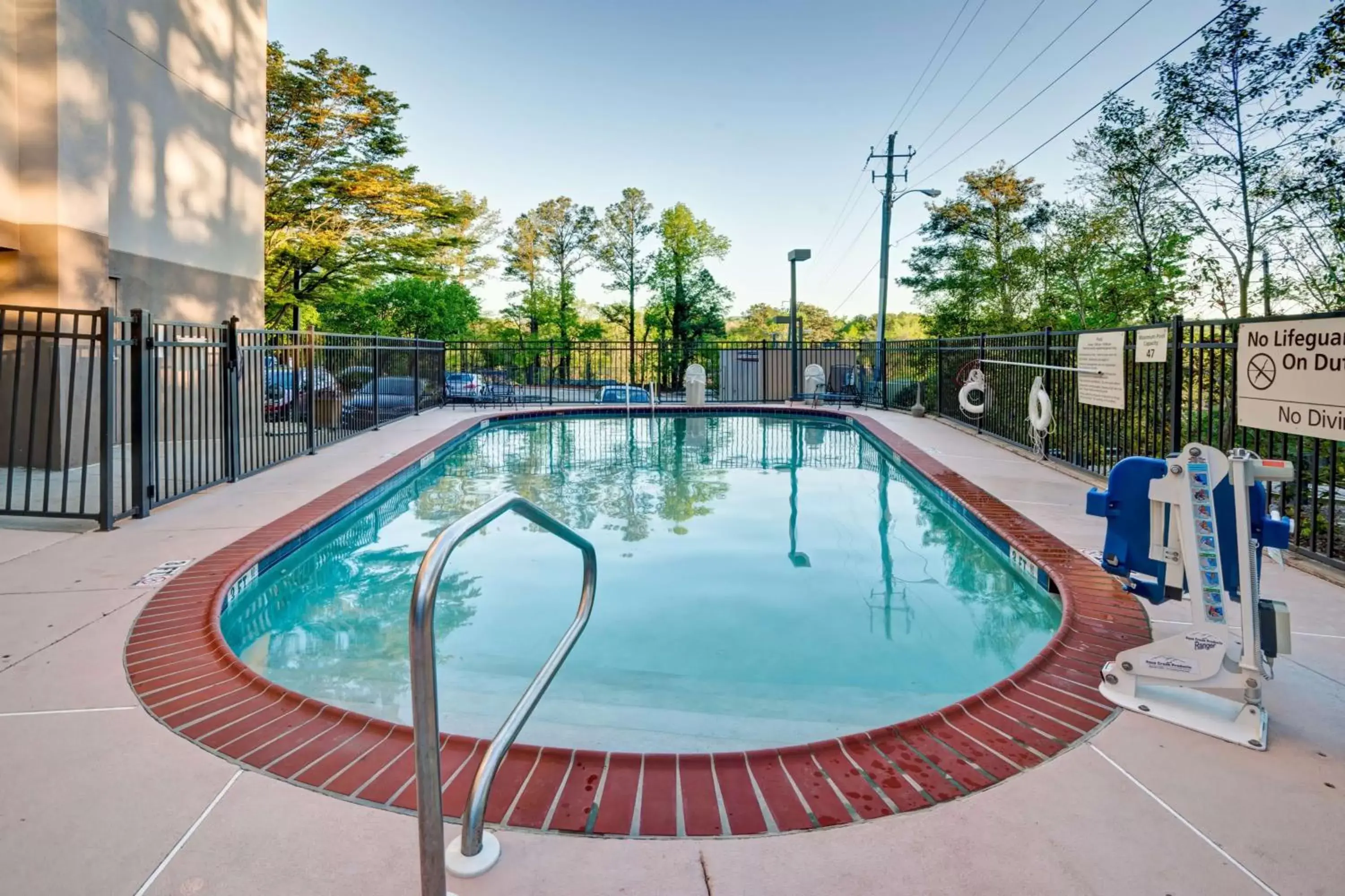 Pool view, Swimming Pool in Hampton Inn Birmingham/Mountain Brook