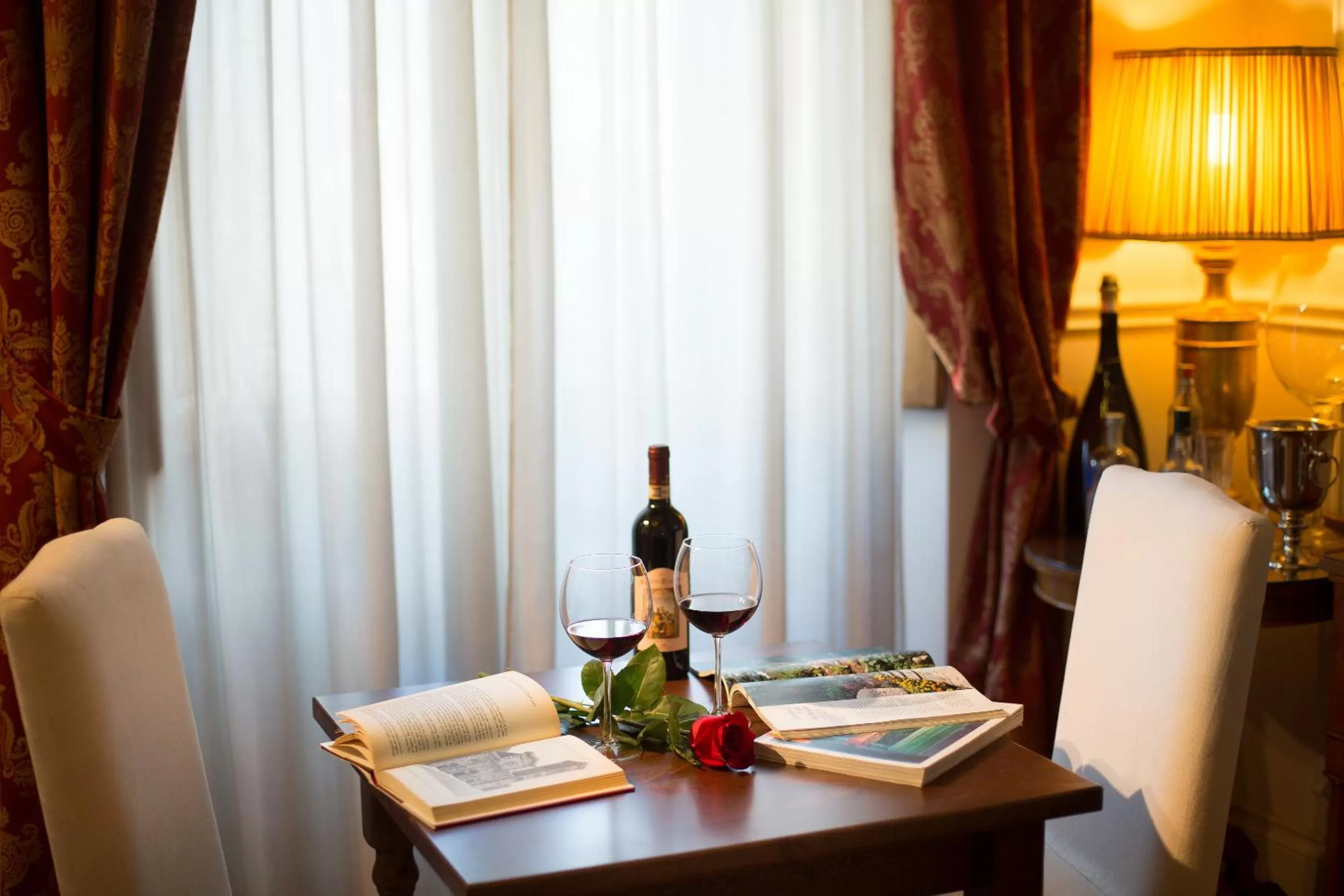 Communal lounge/ TV room in Il Marzocco Boutique B&B