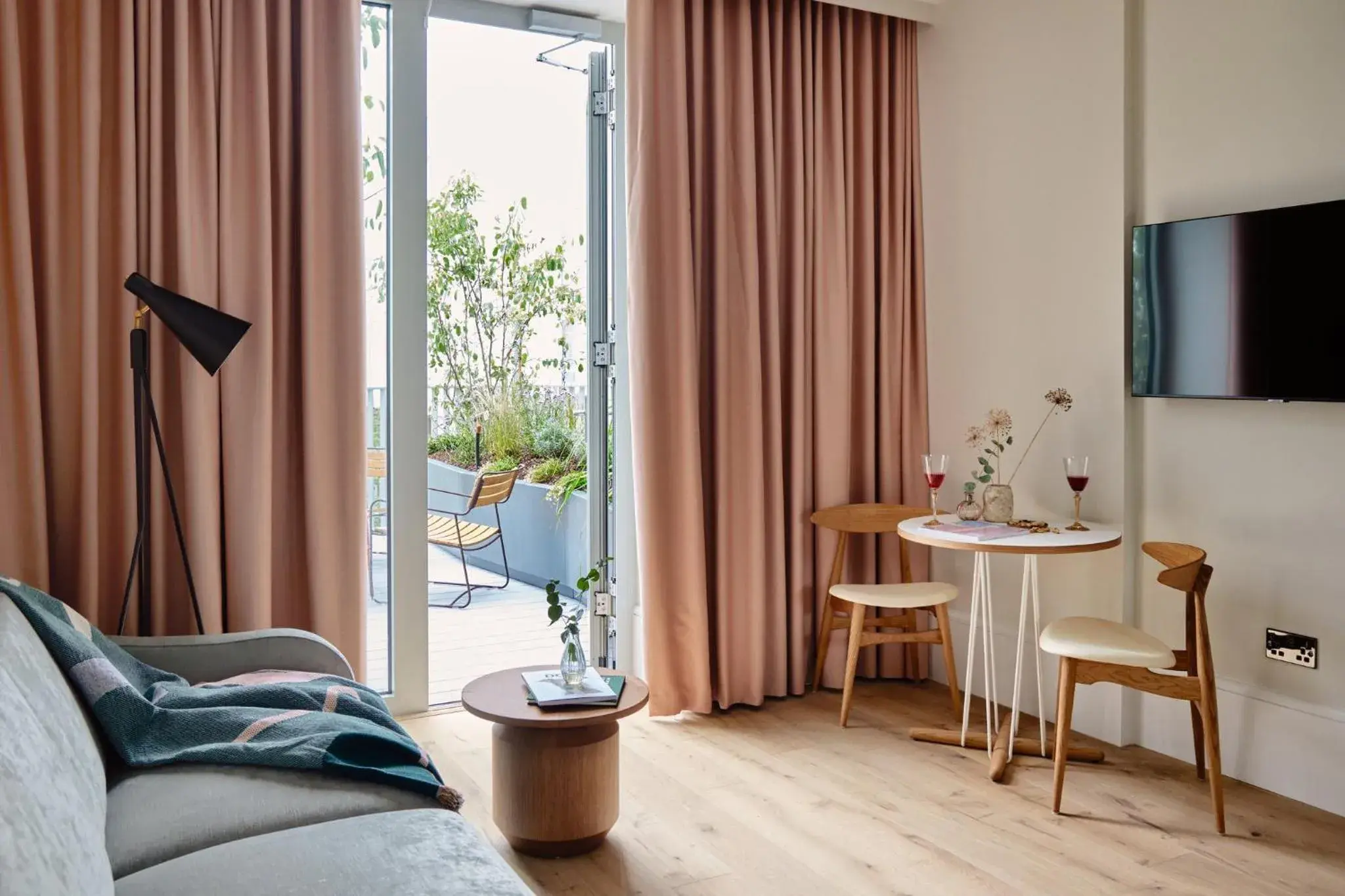 Bedroom, Bathroom in Turing Locke