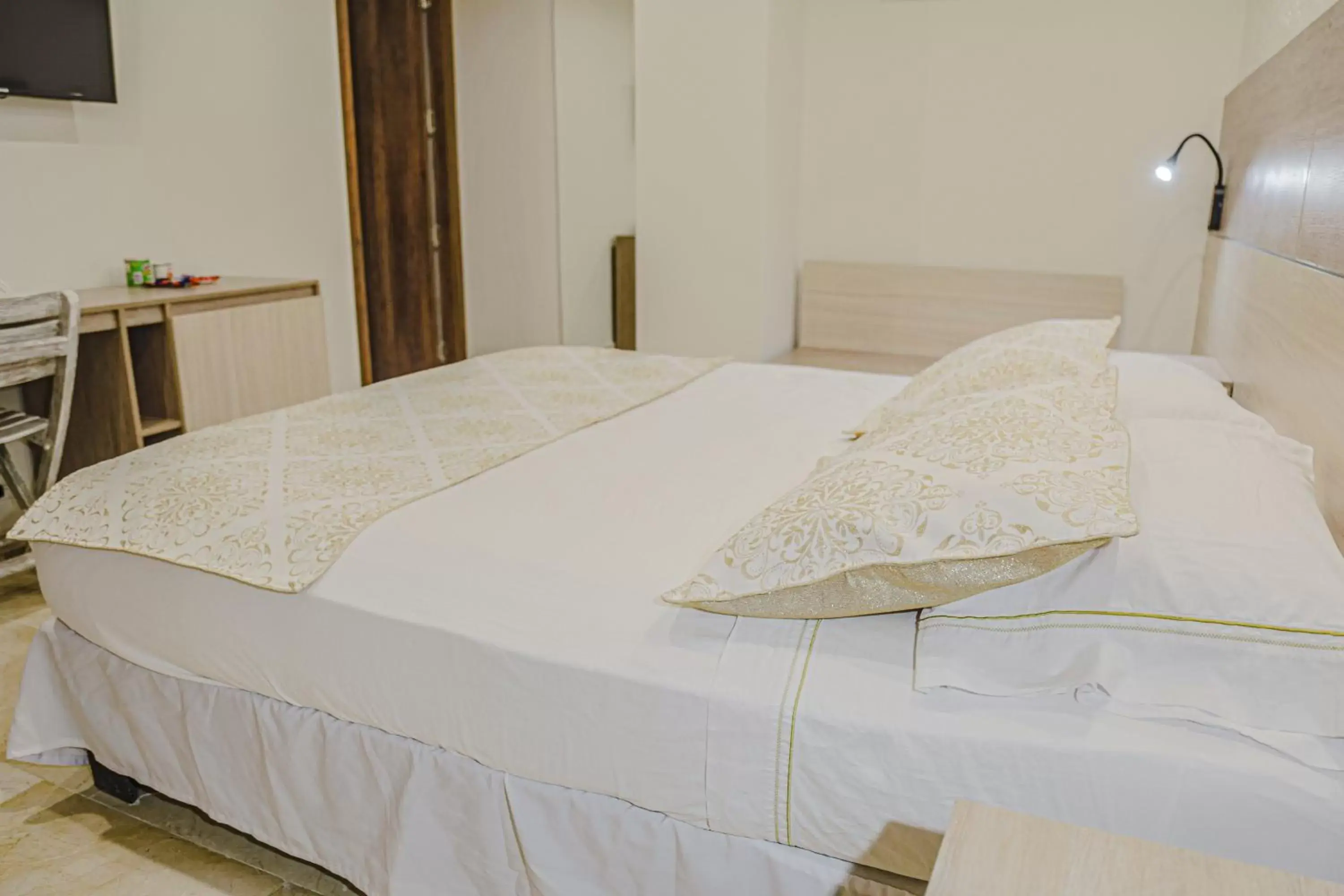 Bedroom, Bed in Hotel Cartagena Royal Inn