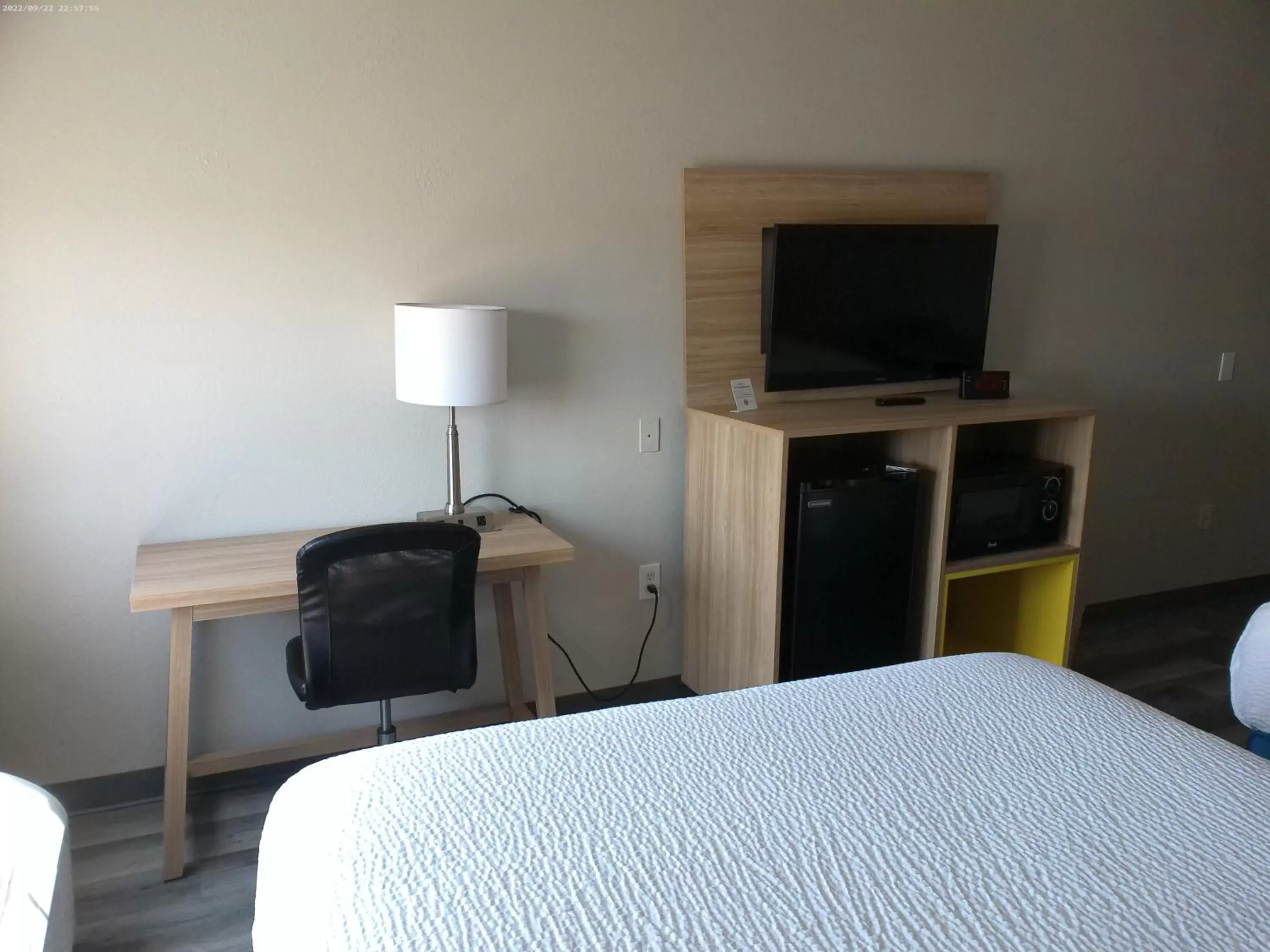 TV/Entertainment Center in Days Inn & Suites by Wyndham Tucson/Marana