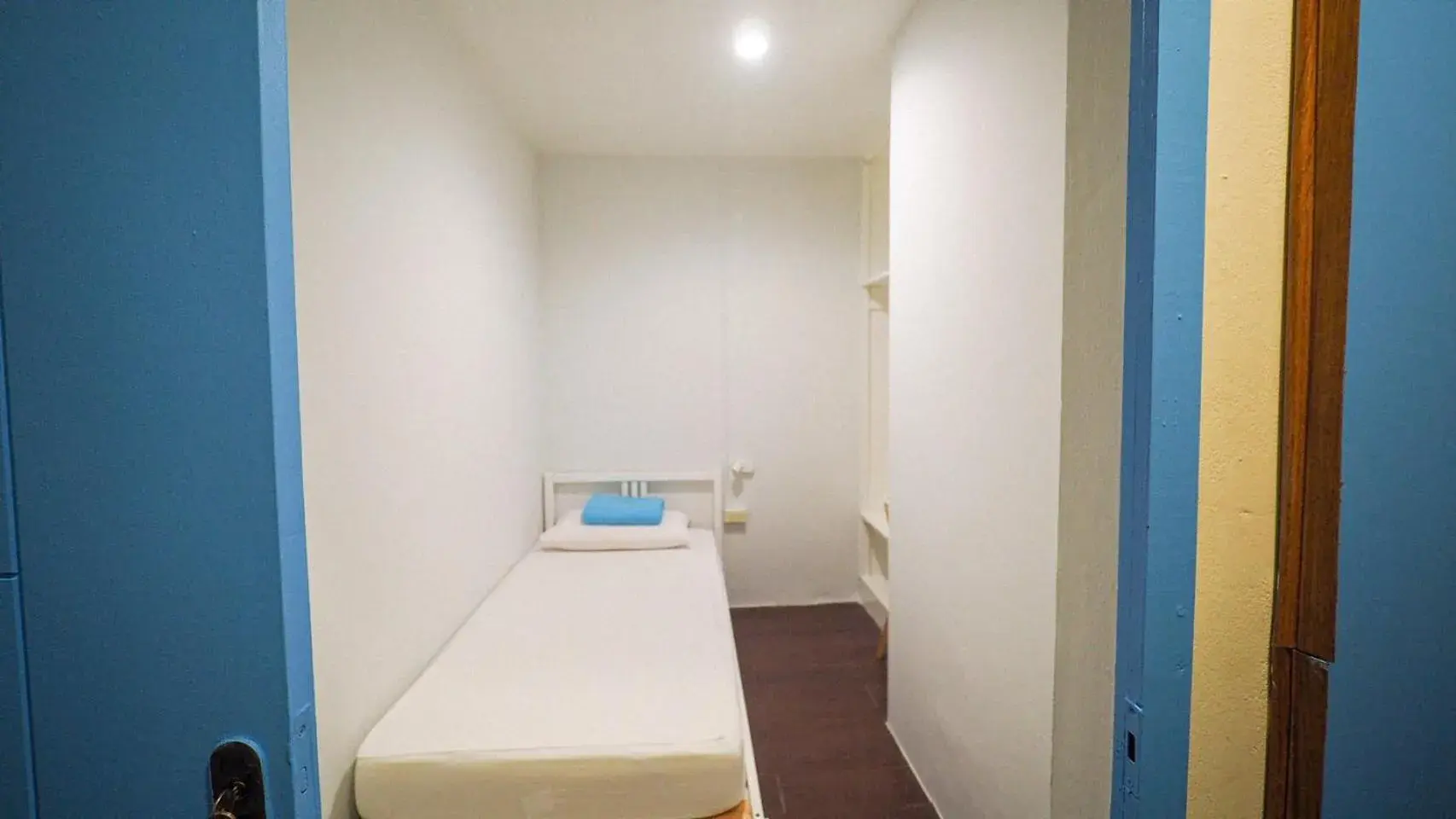 Bed, Bathroom in I-Sleep Silom Hostel