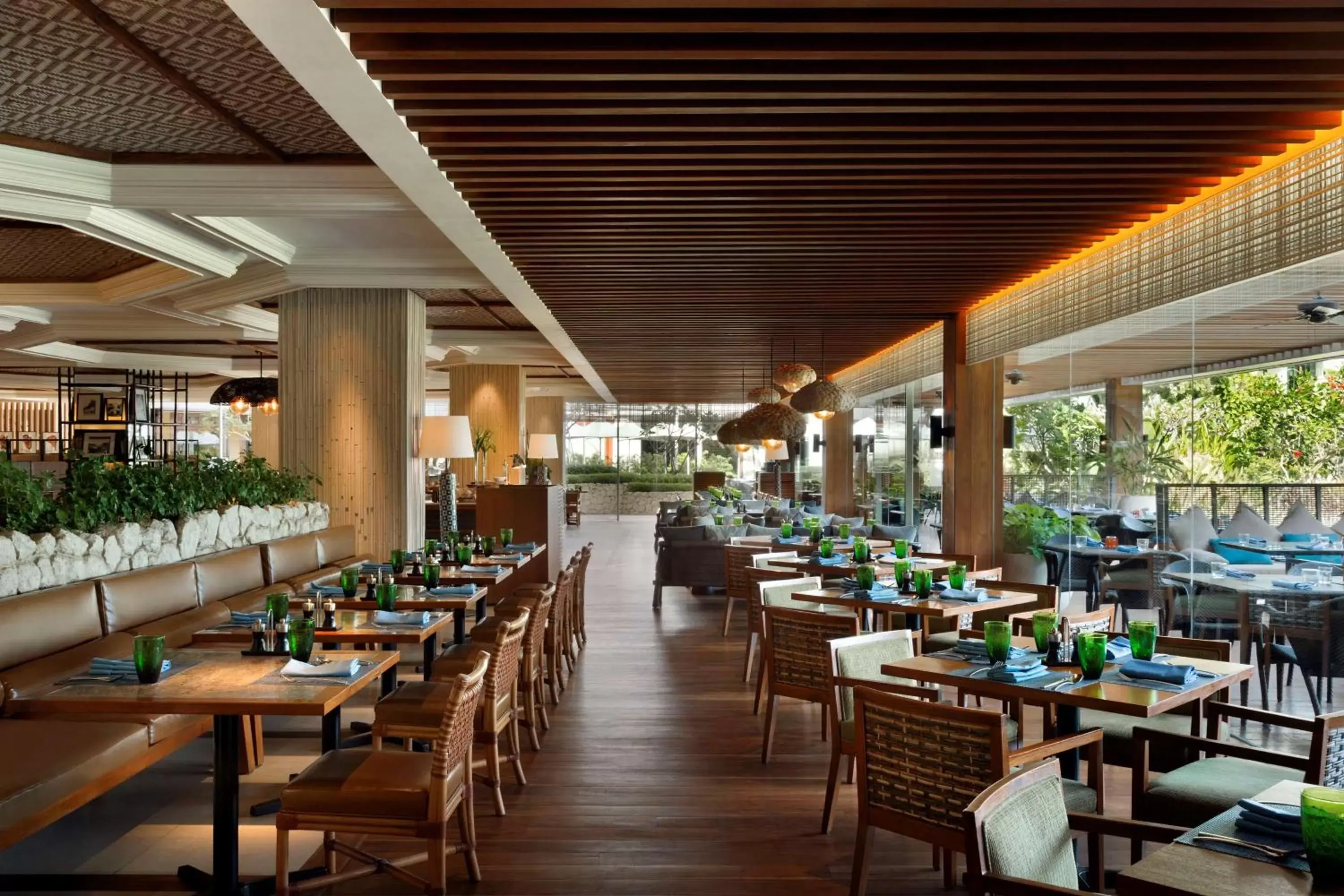 Restaurant/places to eat in Shangri-La Mactan, Cebu Restaurant/places to eat in Shangri-La Mactan, Cebu