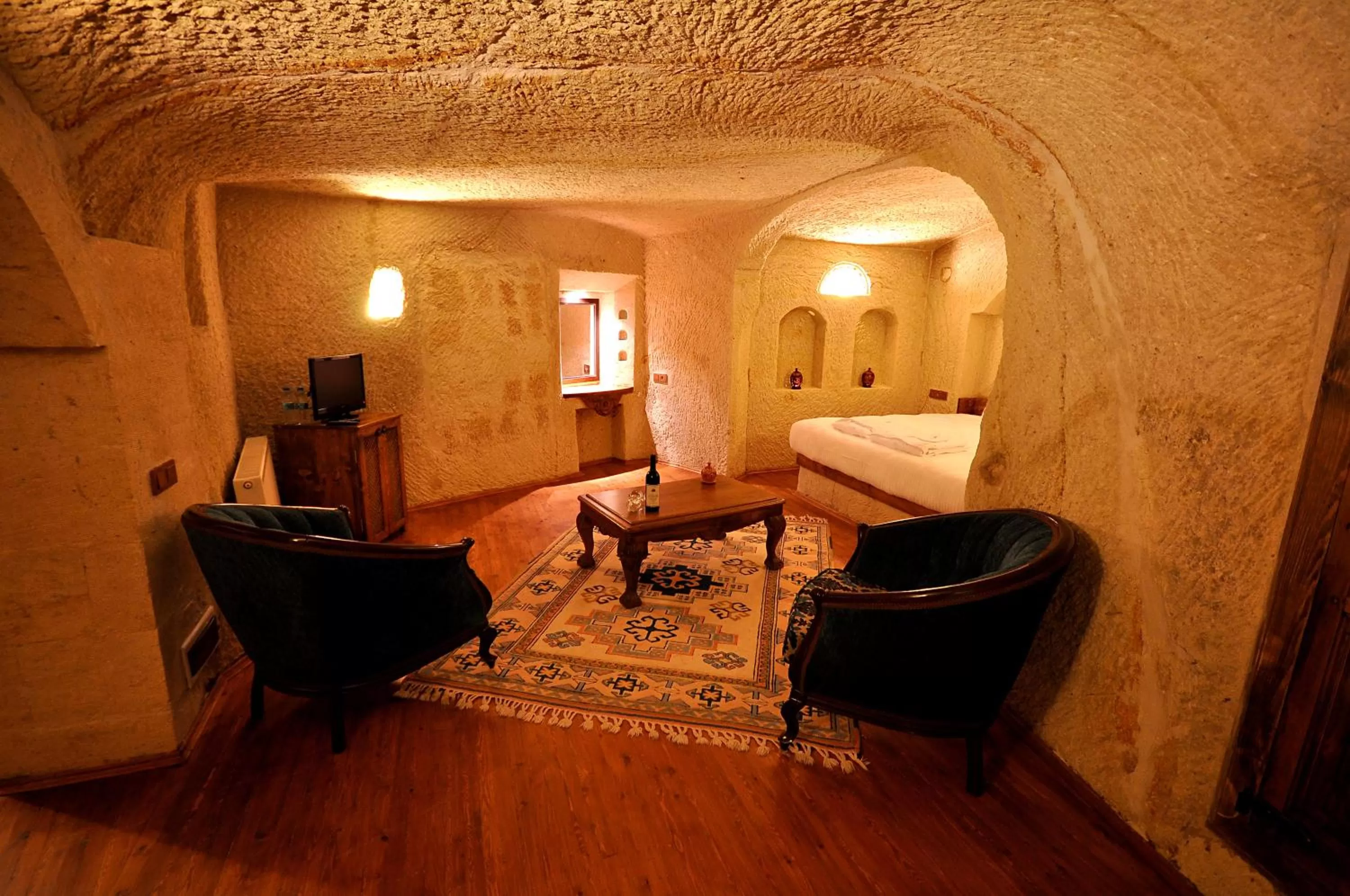 Photo of the whole room, Bed in Has Cave Konak