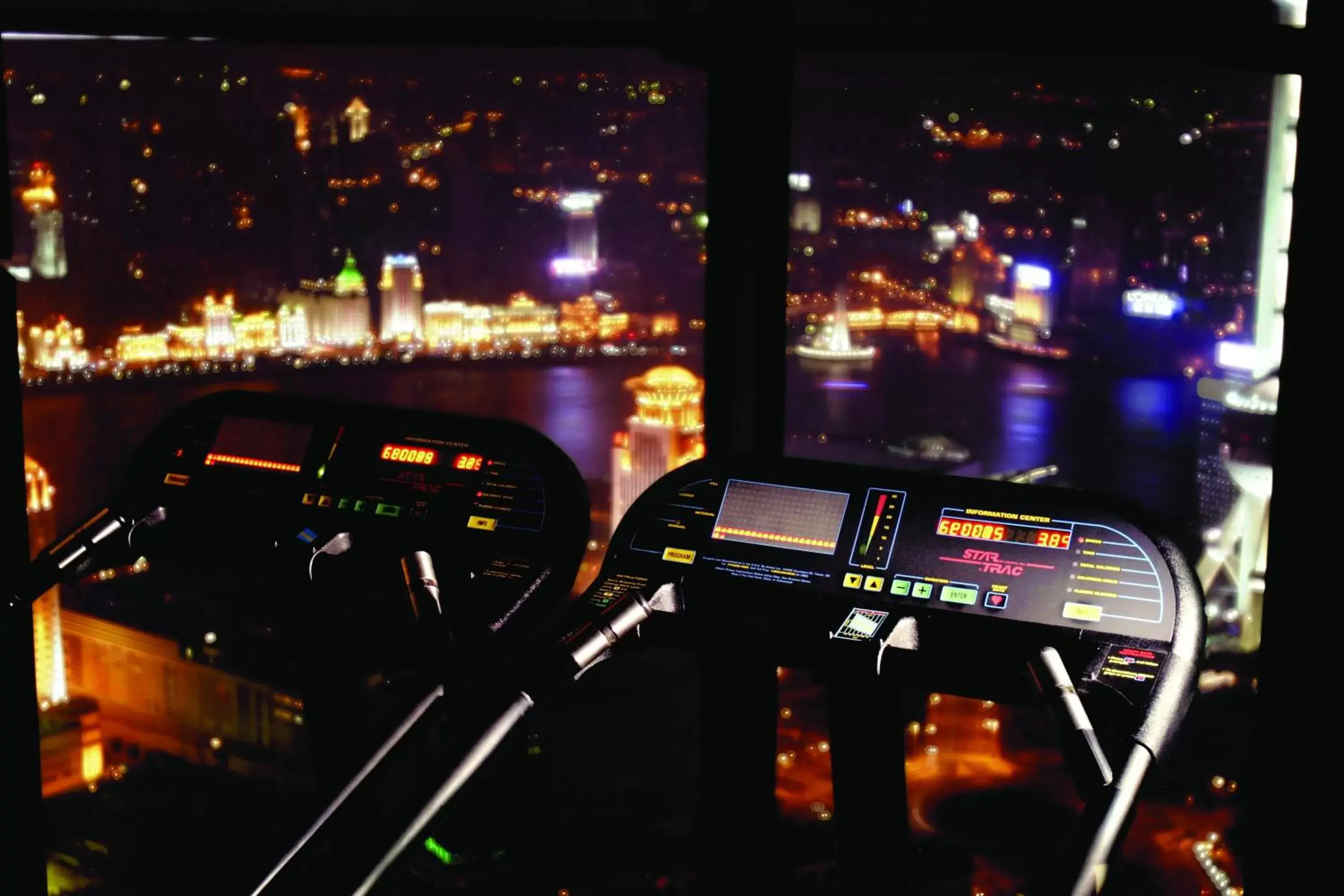 Fitness centre/facilities in Grand Hyatt Shanghai Fitness centre/facilities in Grand Hyatt Shanghai