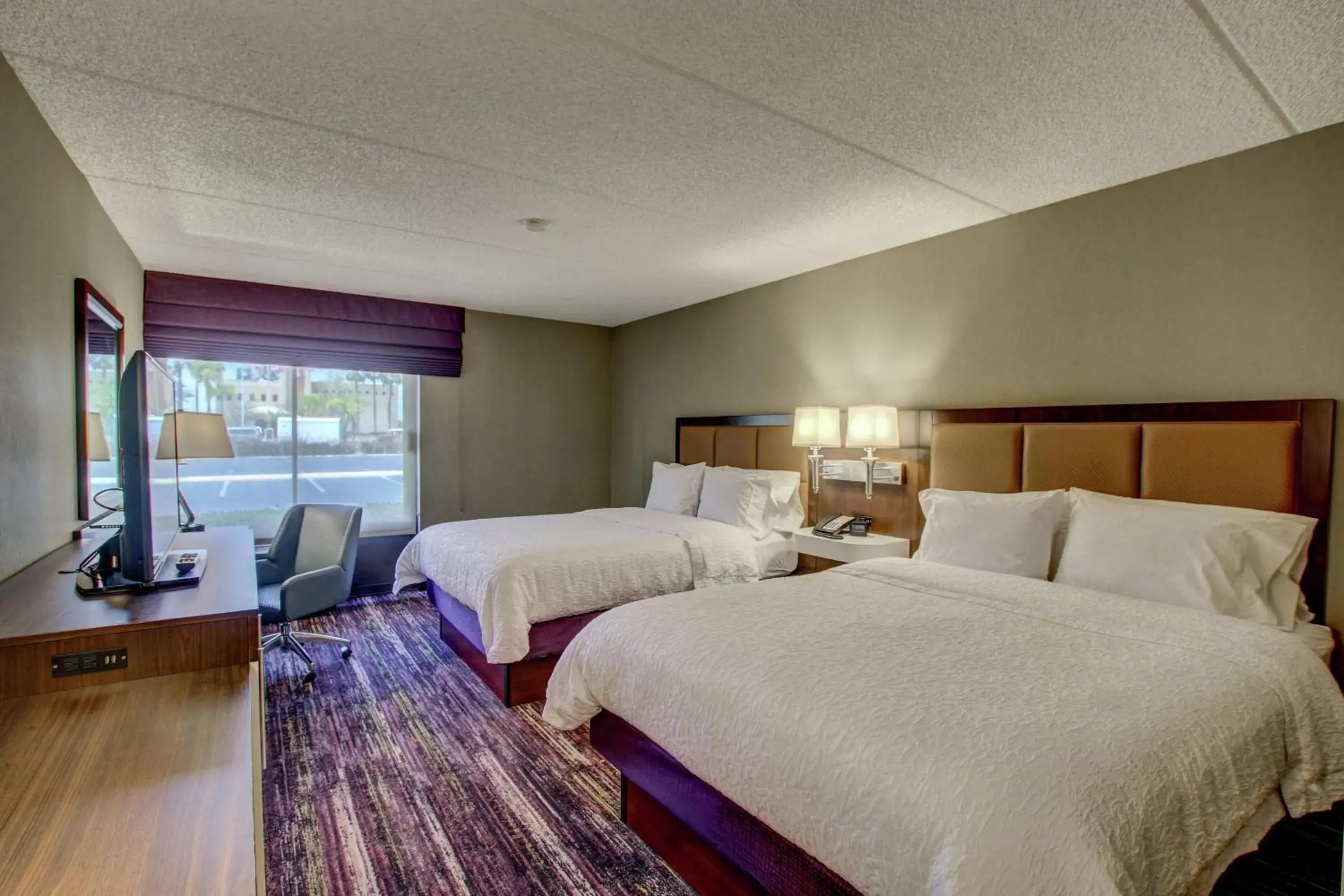 Bed in Hampton Inn by Hilton San Diego - Kearny Mesa