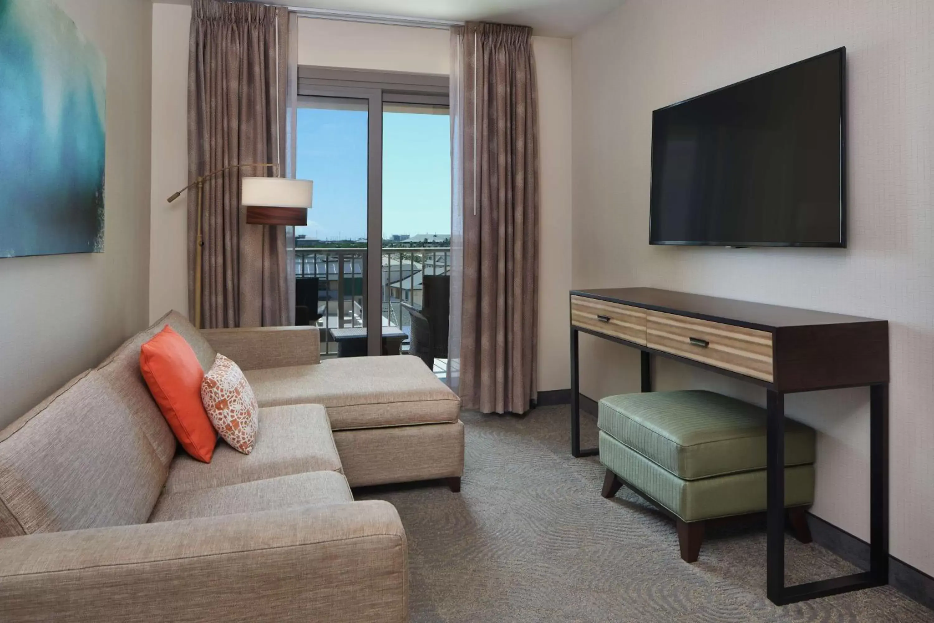 Living room in Embassy Suites By Hilton Oahu Kapolei - FREE Breakfast