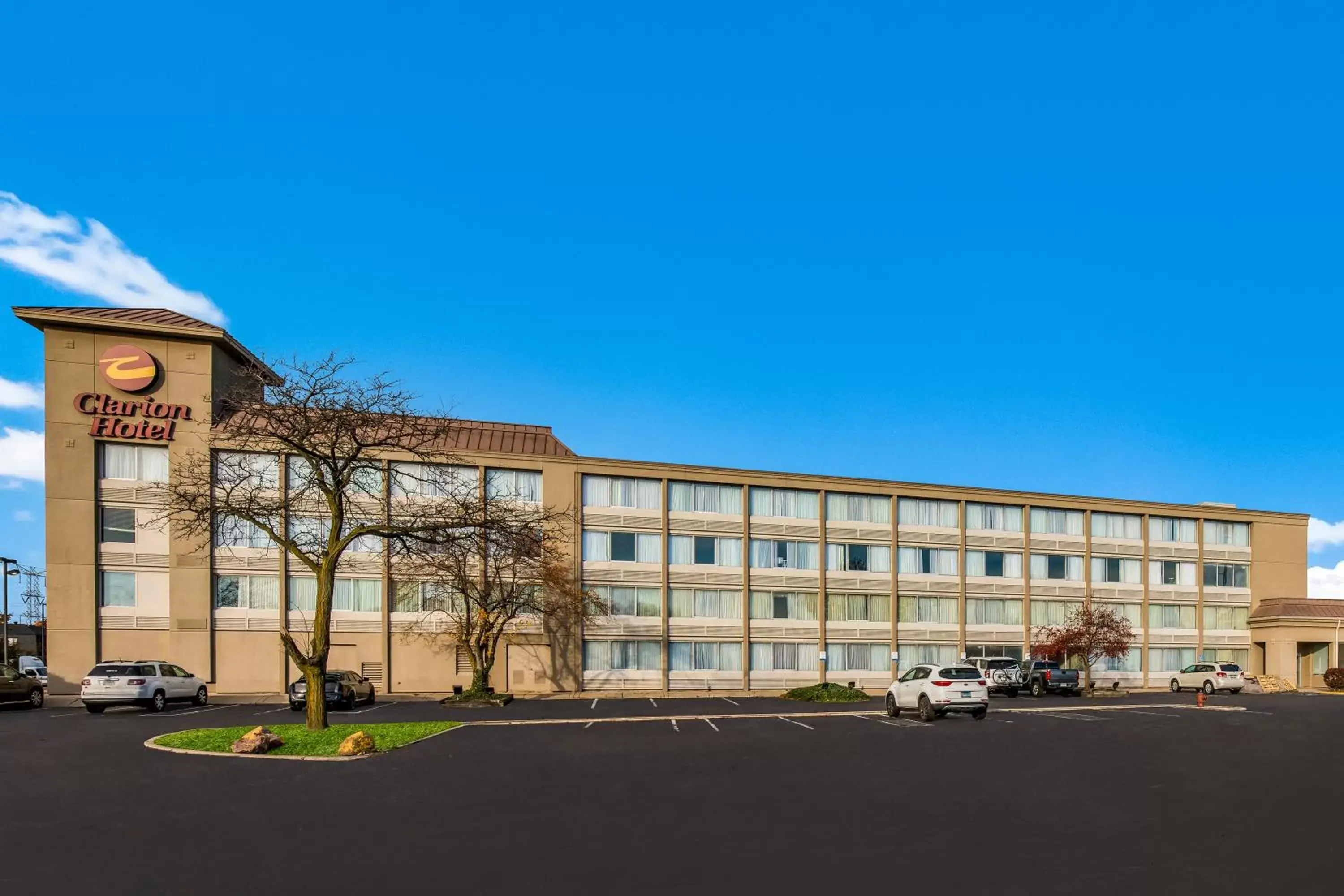 Property Building in Clarion Hotel and Conference Center - Joliet