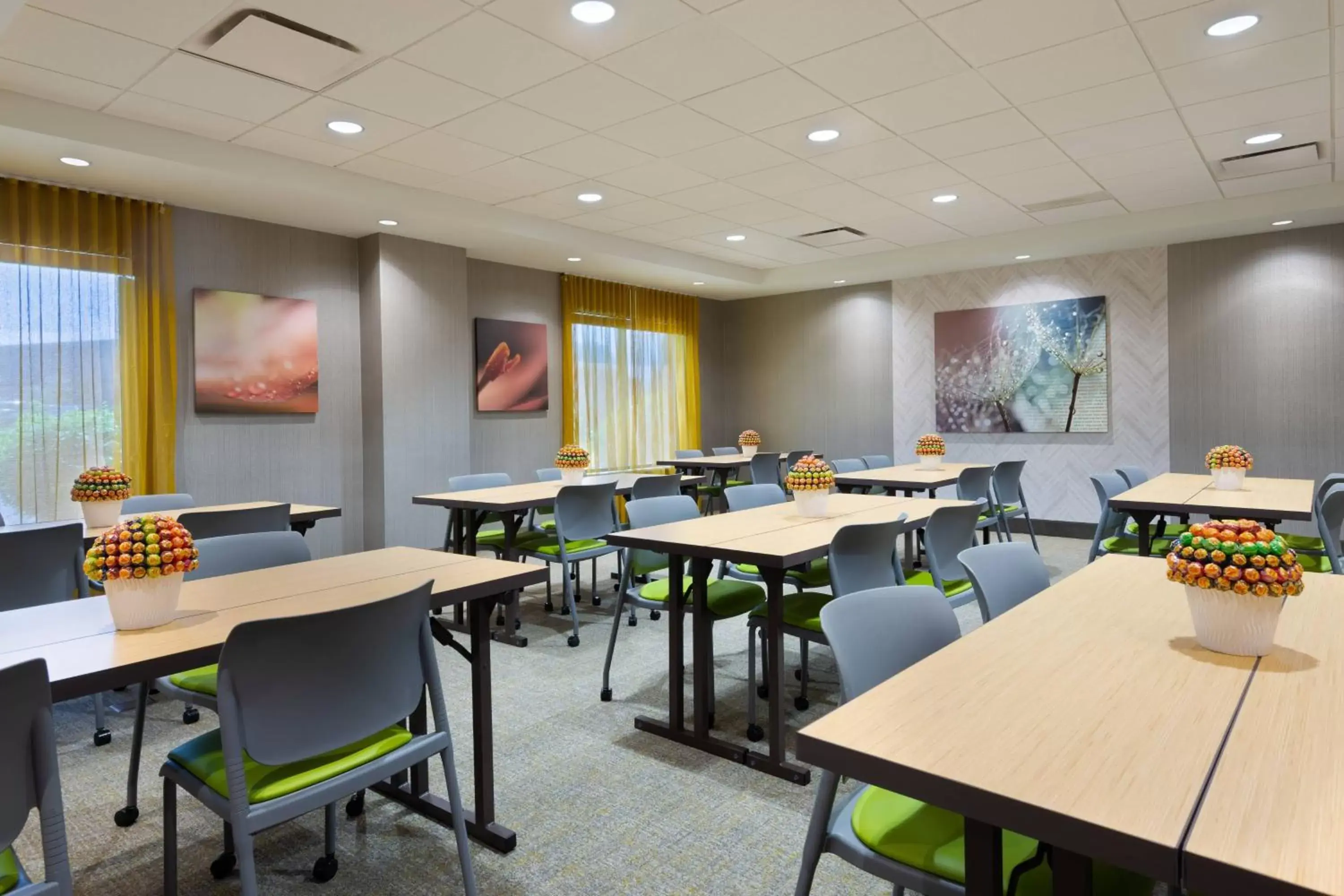 Meeting/conference room in SpringHill Suites by Marriott Cleveland Solon