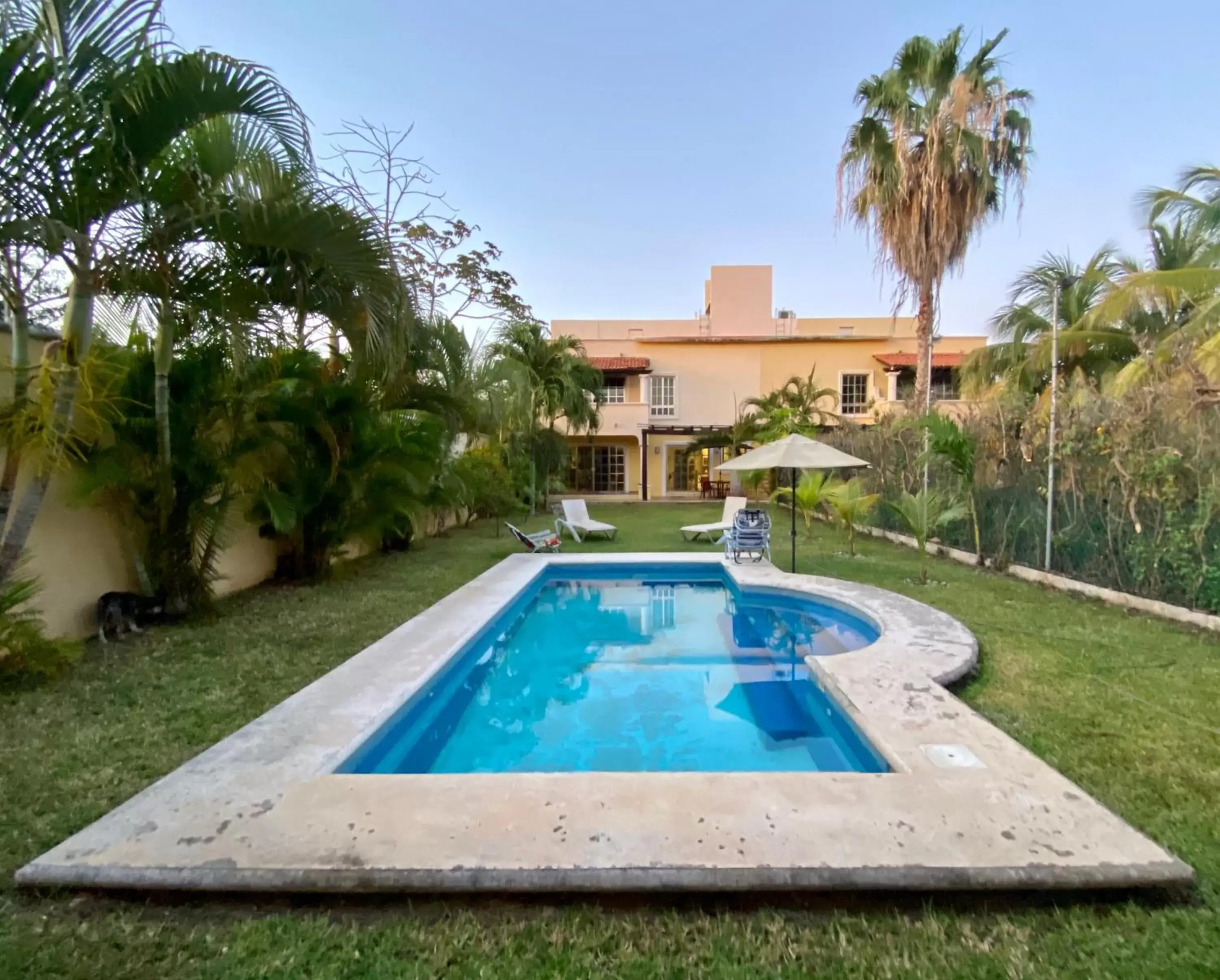 Swimming Pool in Cancun-Soho