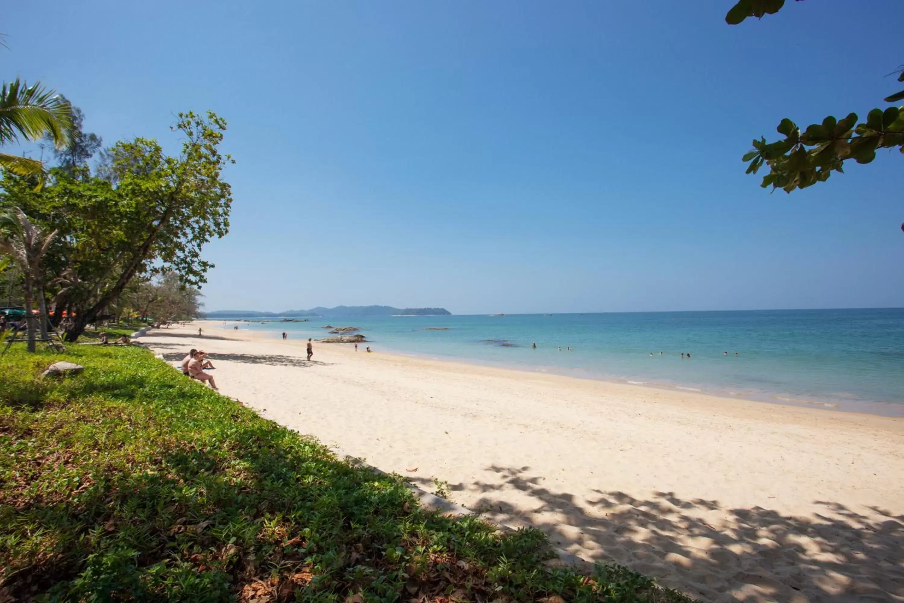 Beach in Khaolak Merlin Resort - SHA Extra Plus