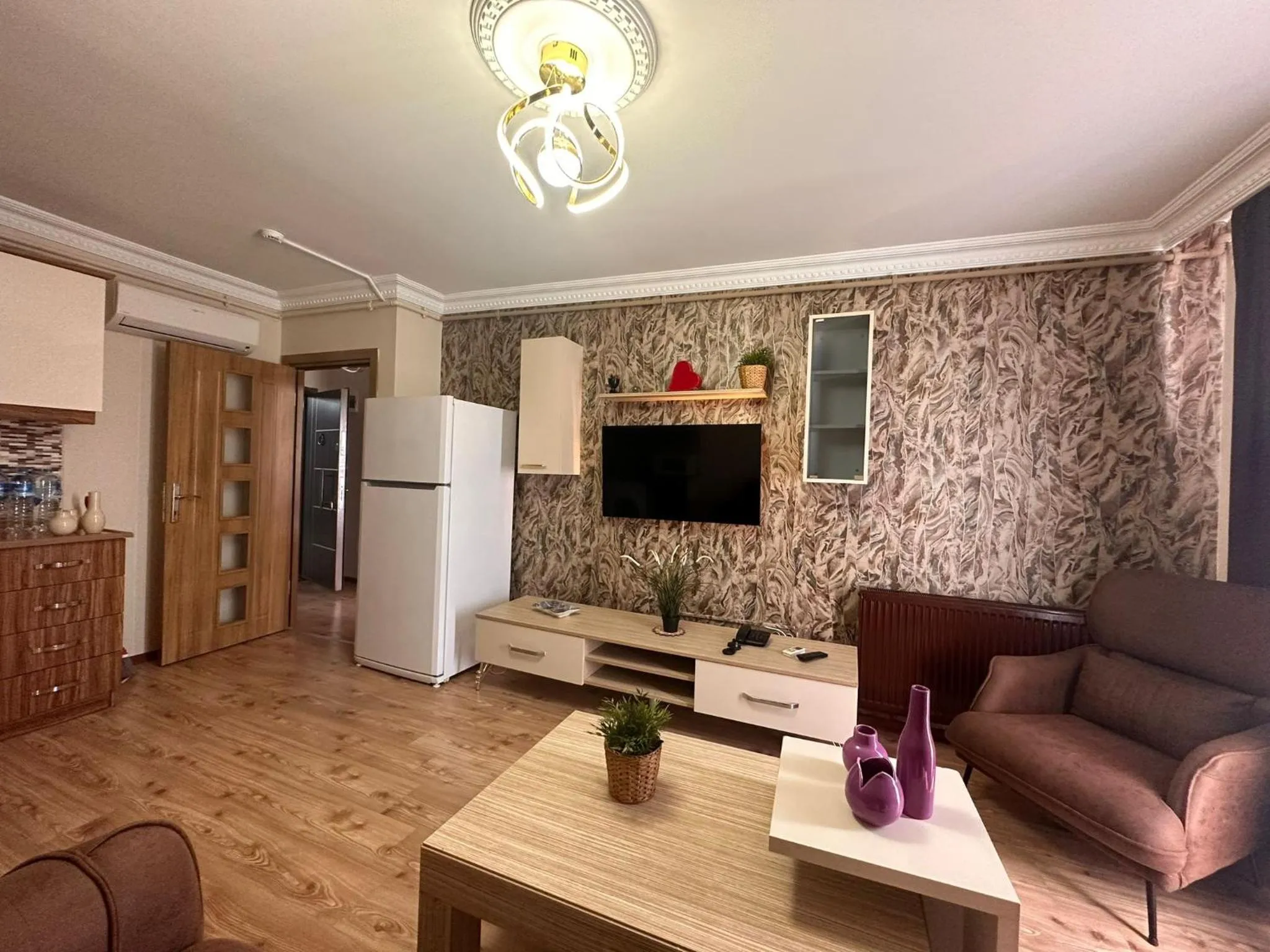 Kitchen or kitchenette in Overland Residence