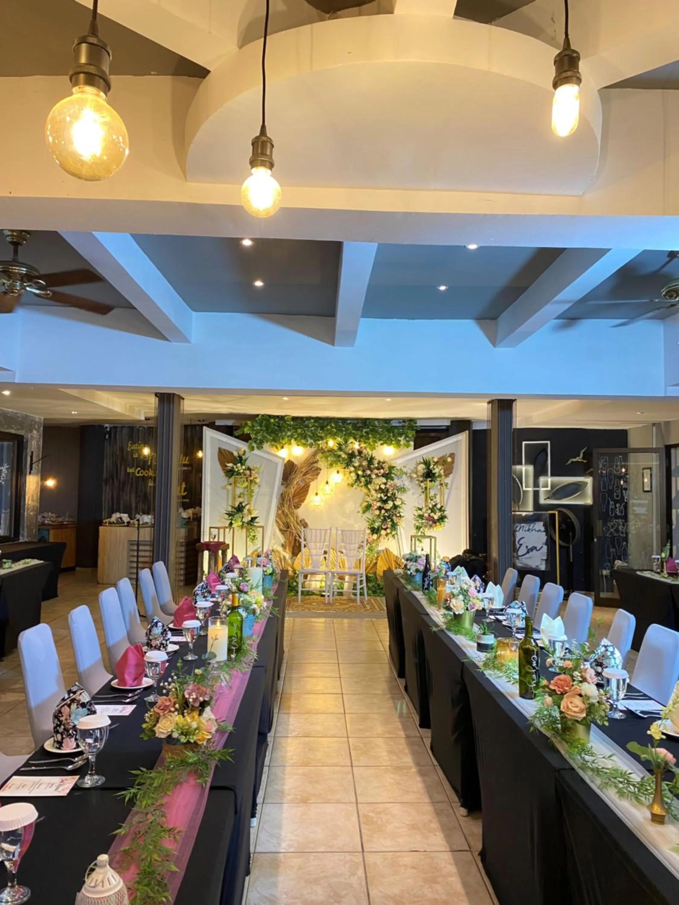 Restaurant/places to eat in Hotel Sriti Magelang