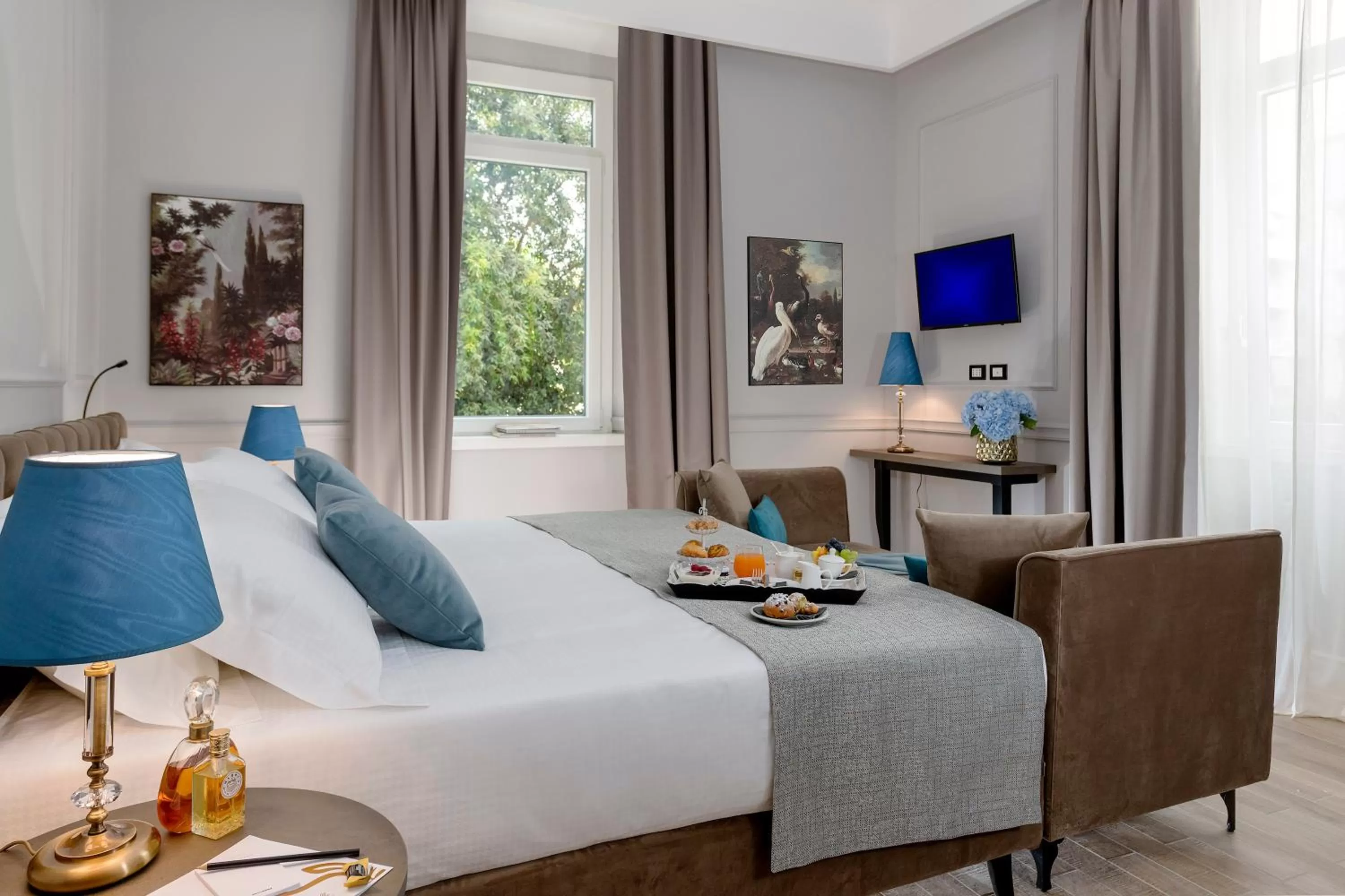 Bed in Hotel La Ville Rome