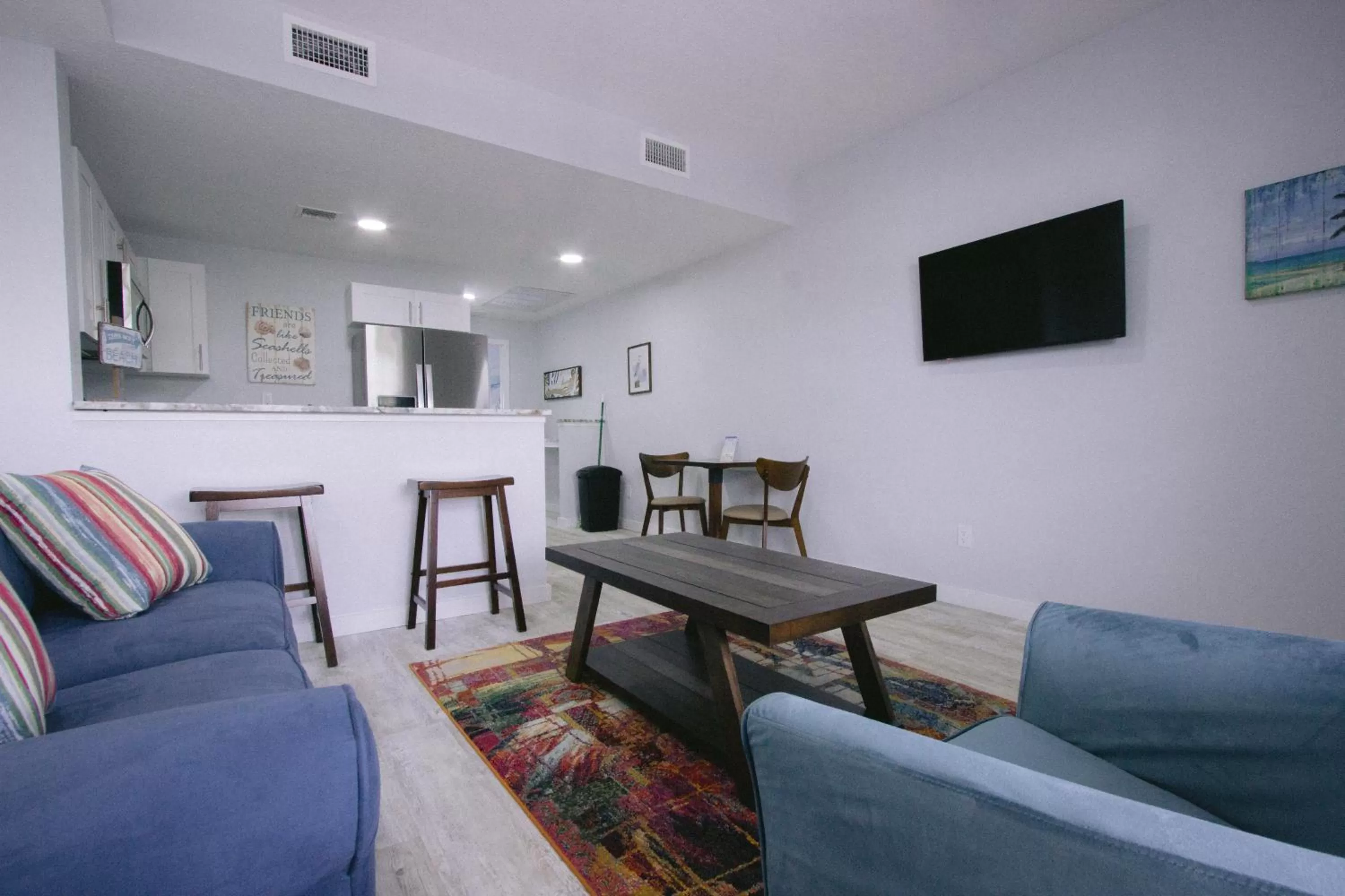 TV and multimedia in Vistalmar Beach Resort