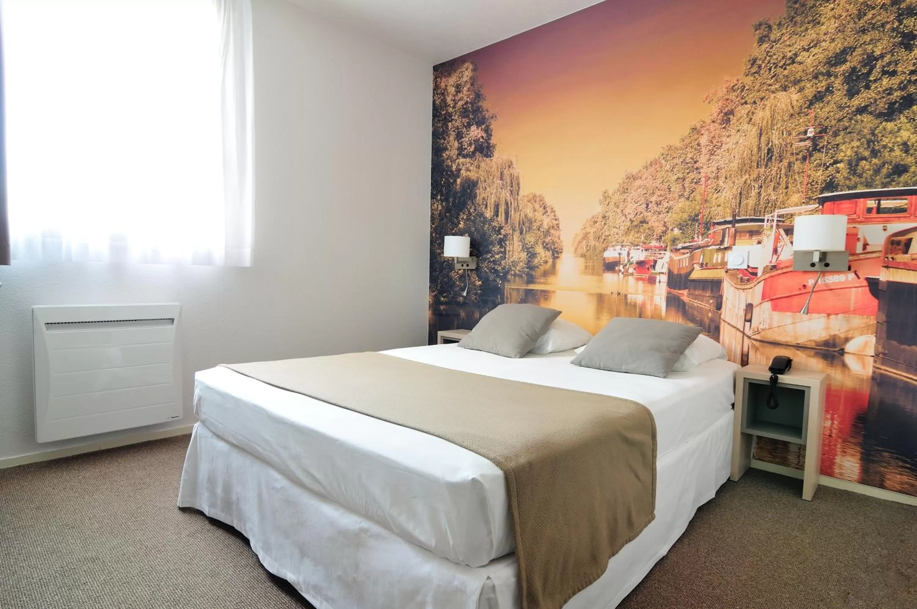 Bedroom, Bed in Relais Fasthotel Port Lauragais