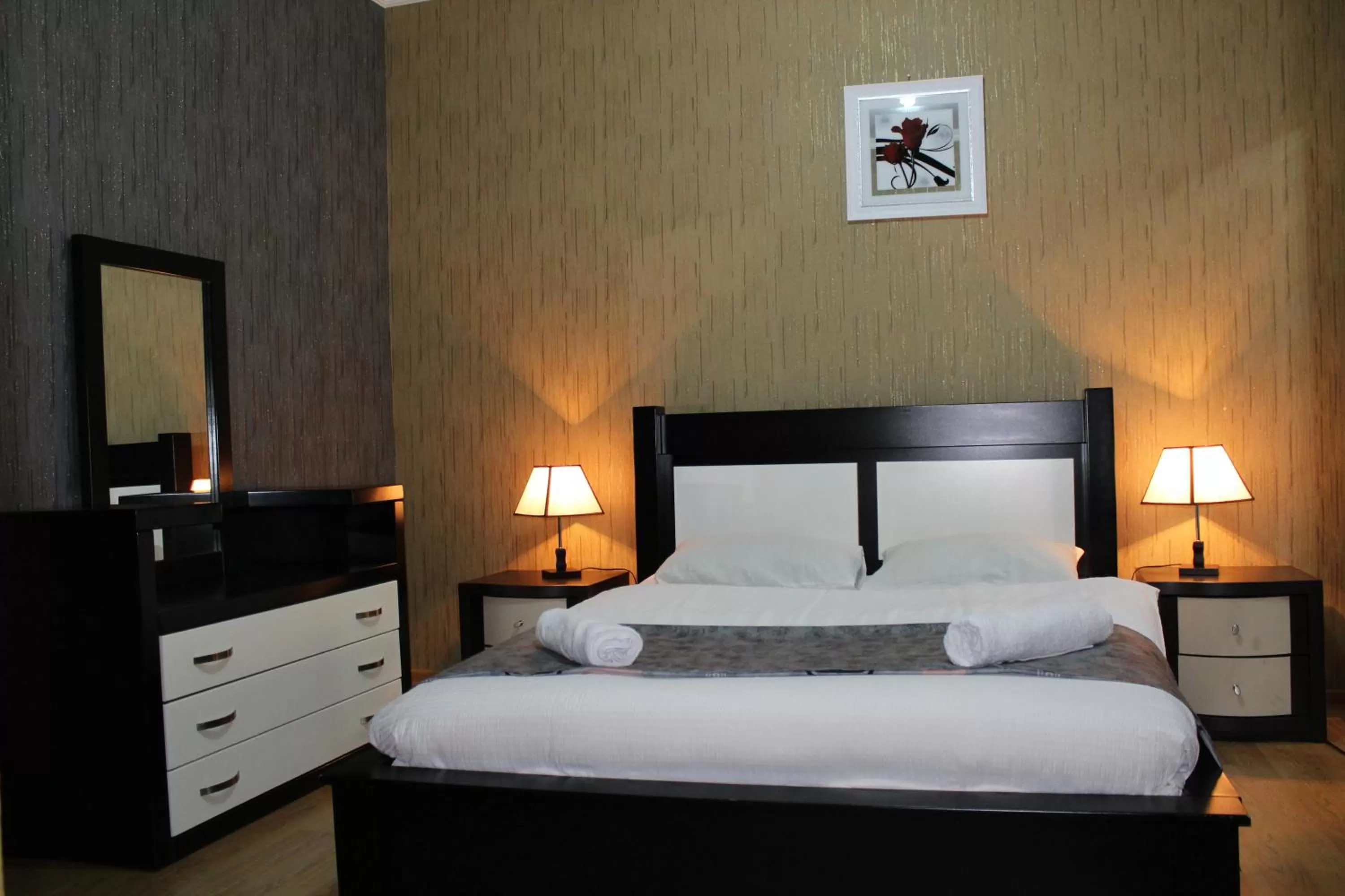 Other, Bed in Hotel Elegant