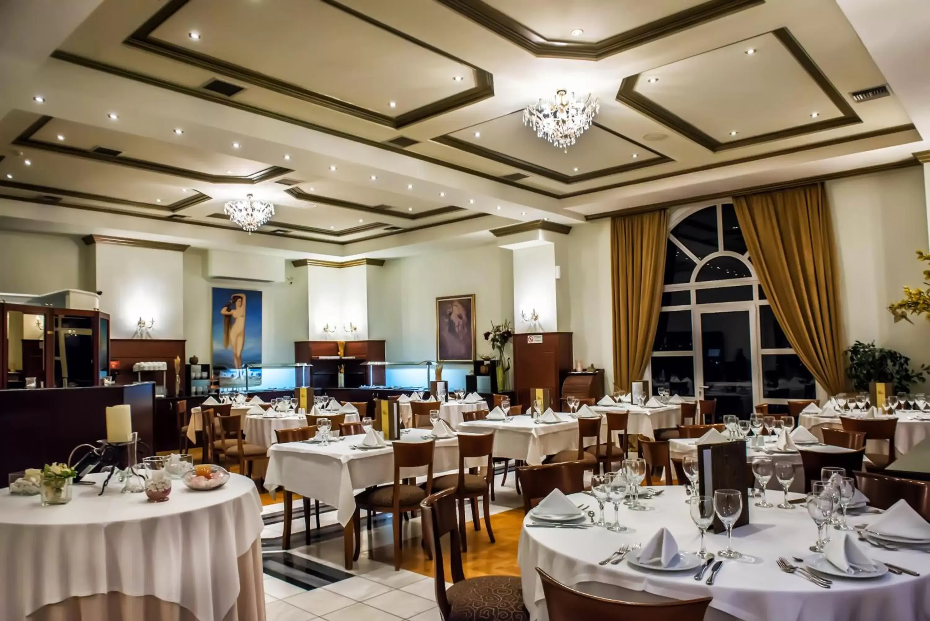 Restaurant/Places to Eat in Kouros Hotel