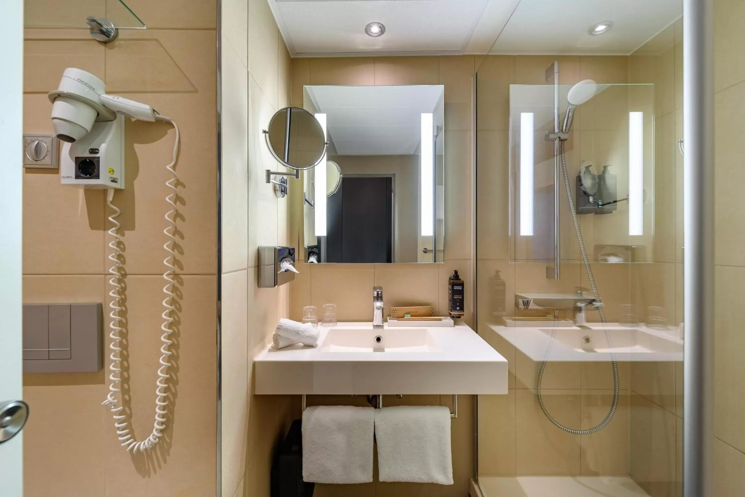 Bathroom in Mercure Hotel Hannover City
