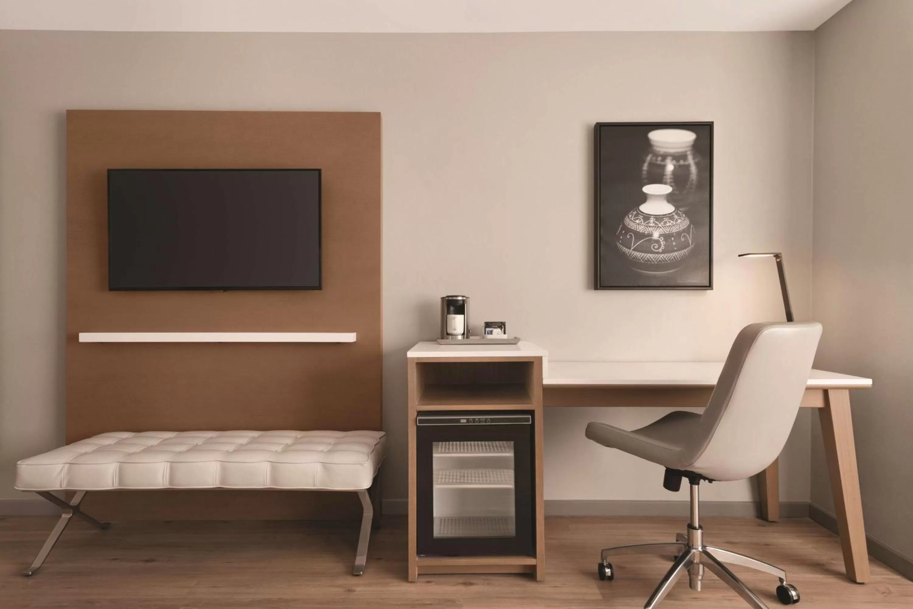 Photo of the whole room, TV/Entertainment Center in Radisson Hotel & Conference Center Green Bay