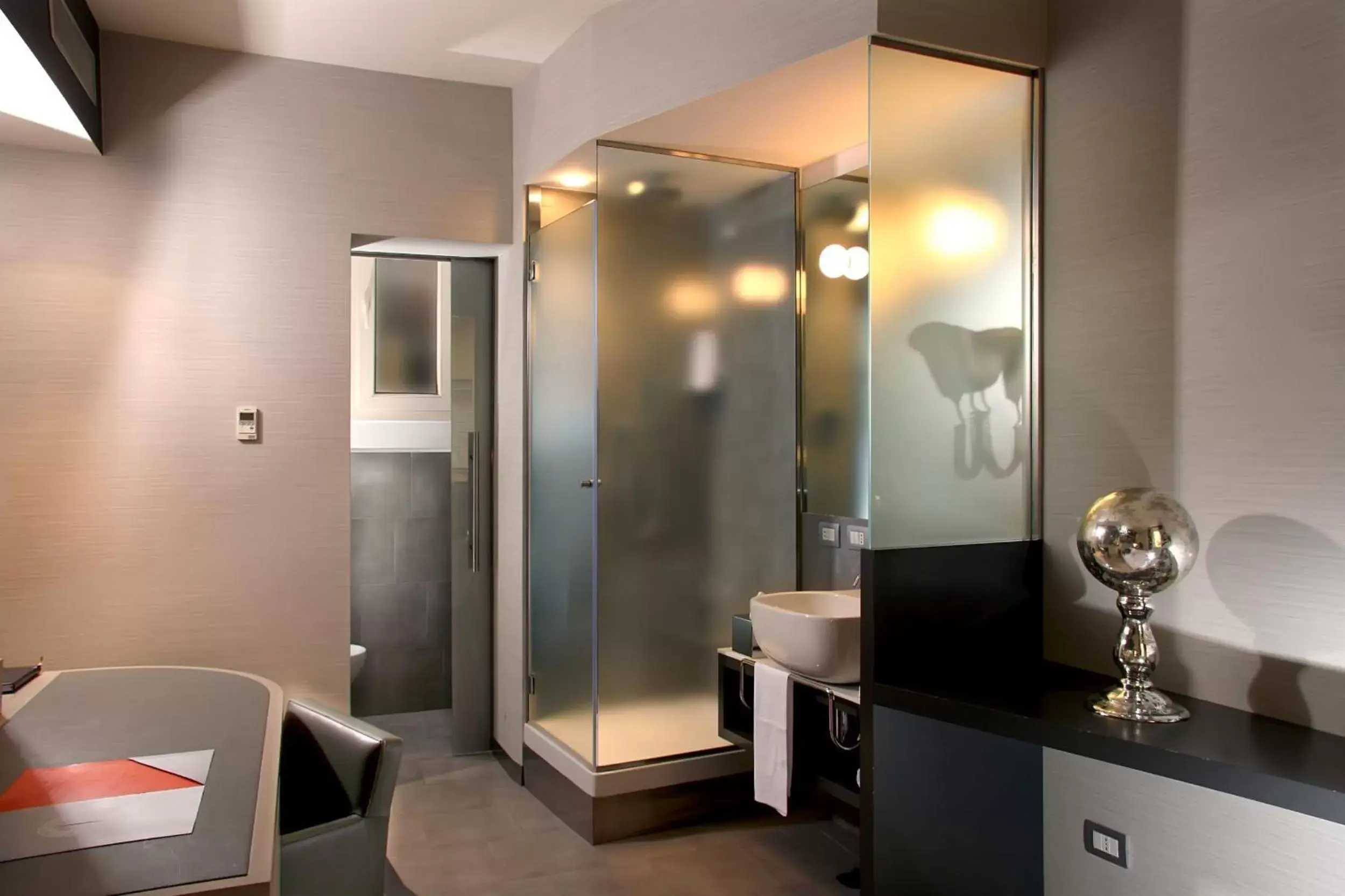Decorative detail, Bathroom in Hotel Adriano