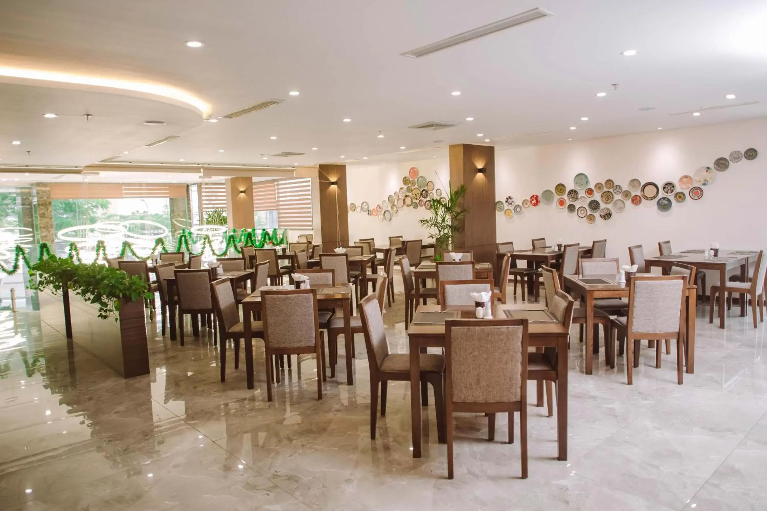 Restaurant/Places to Eat in Reyna Hotel Hanoi & Spa