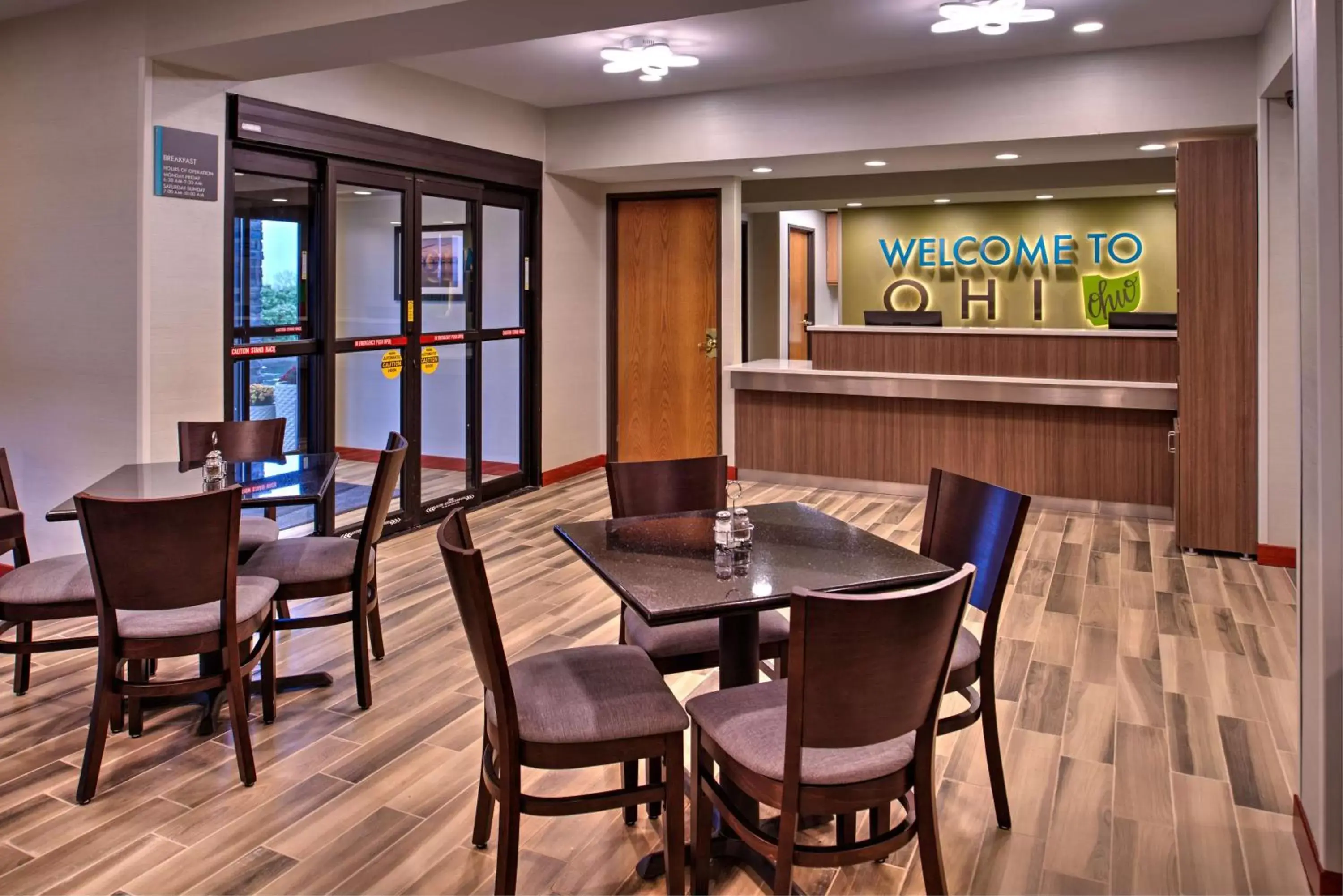 Lobby or reception, Restaurant/Places to Eat in Best Western St. Clairsville Inn & Suites