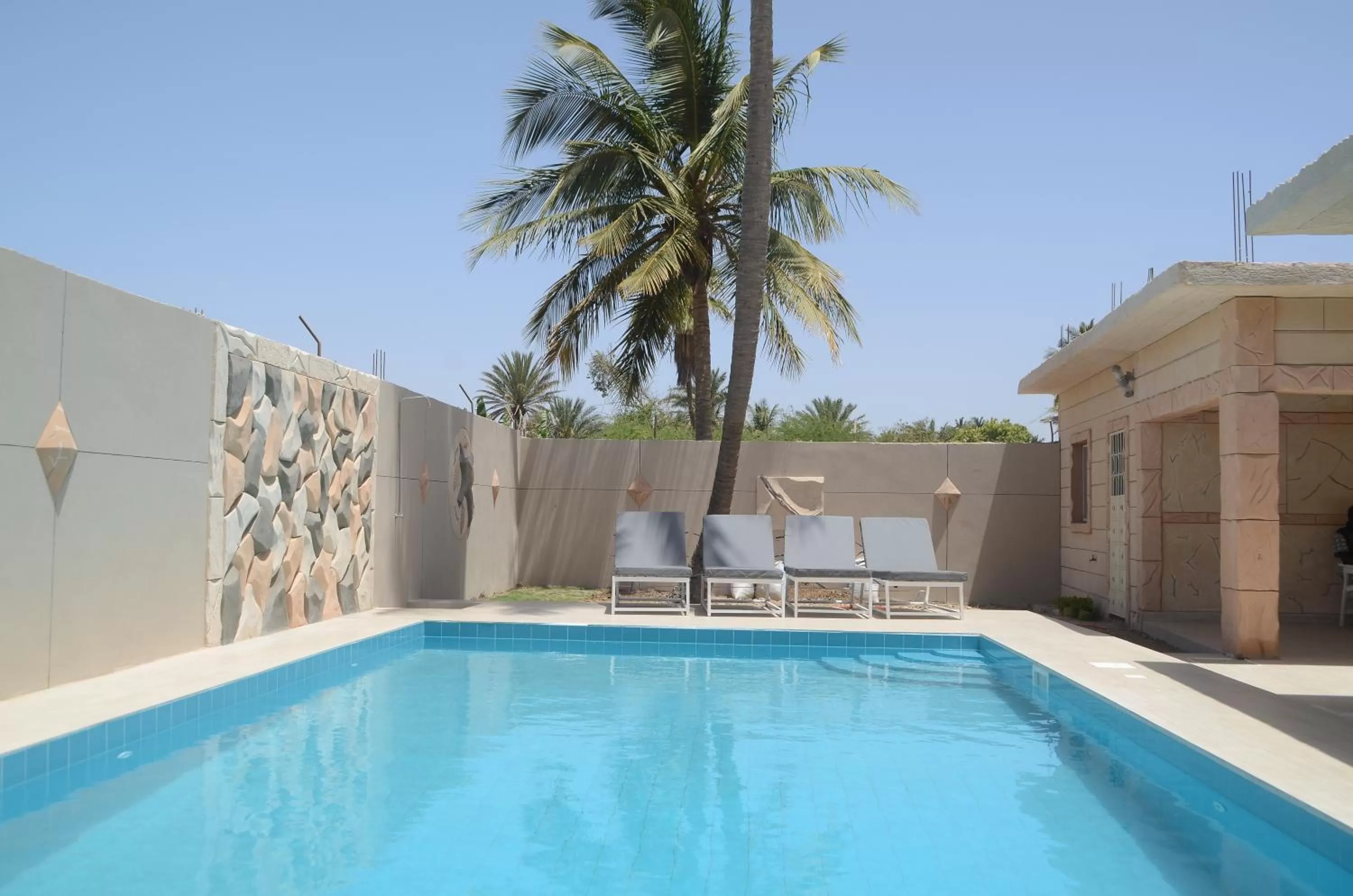 Swimming Pool in Hotel La Perle