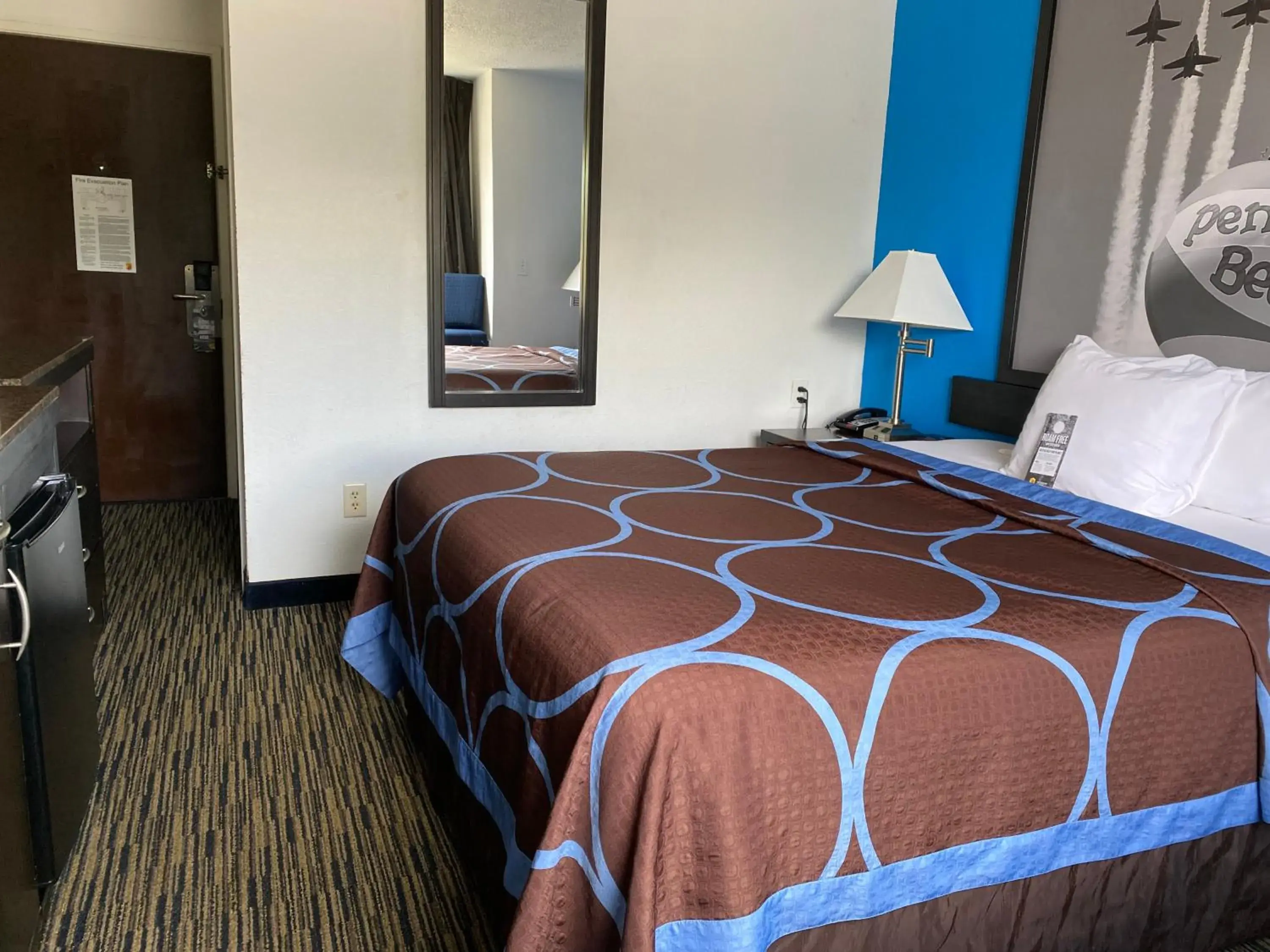 Guests, Bed in Super 8 by Wyndham Pensacola