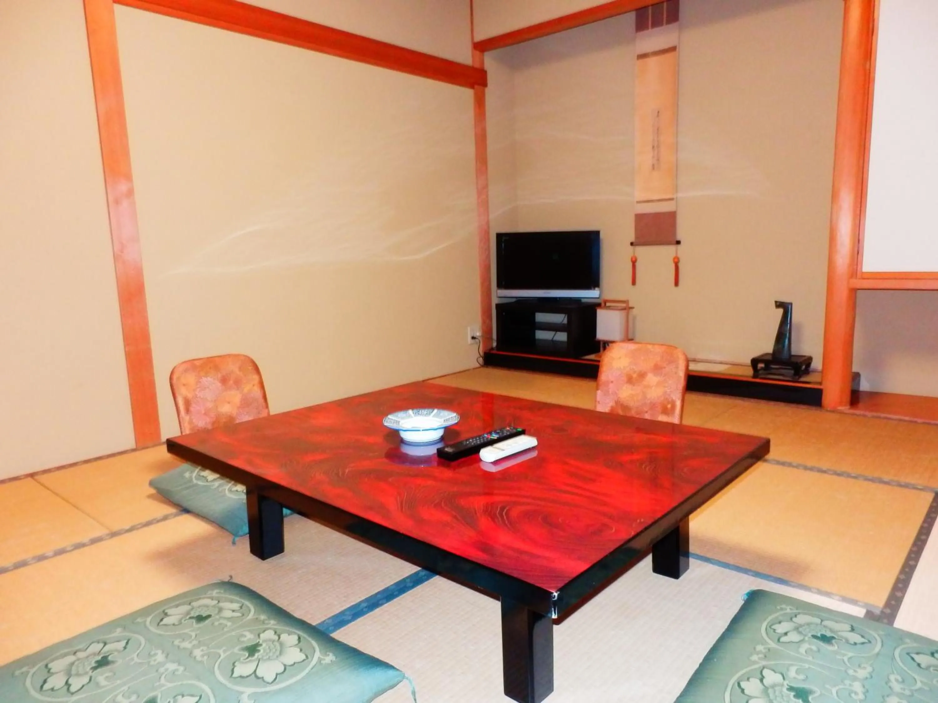 Dining area in Nakayasu Ryokan