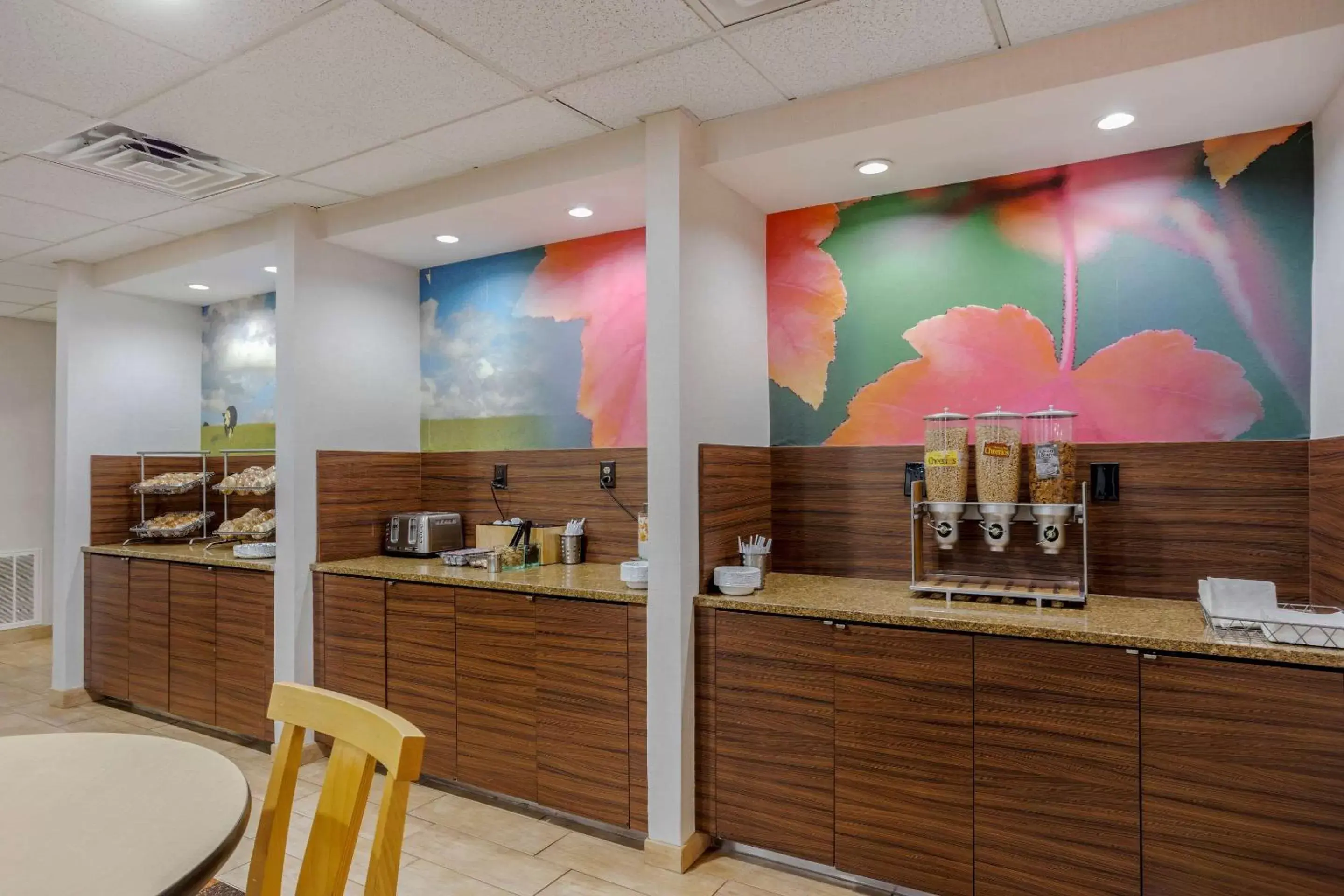 Breakfast in Comfort Inn & Suites Mt Laurel-Philadelphia Breakfast in Comfort Inn & Suites Mt Laurel-Philadelphia