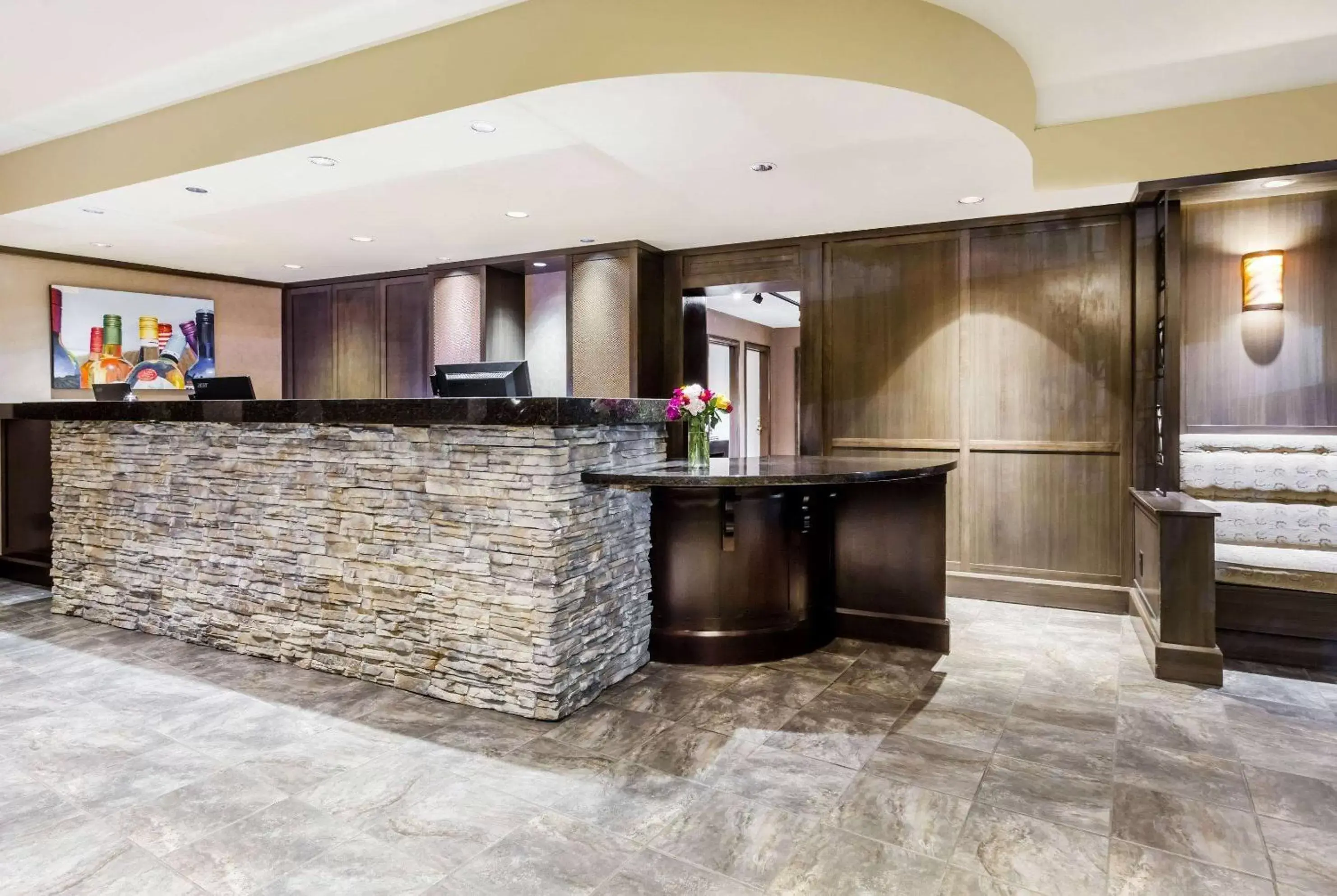 Lobby or reception, Lobby/Reception in Ramada by Wyndham Penticton Hotel & Suites
