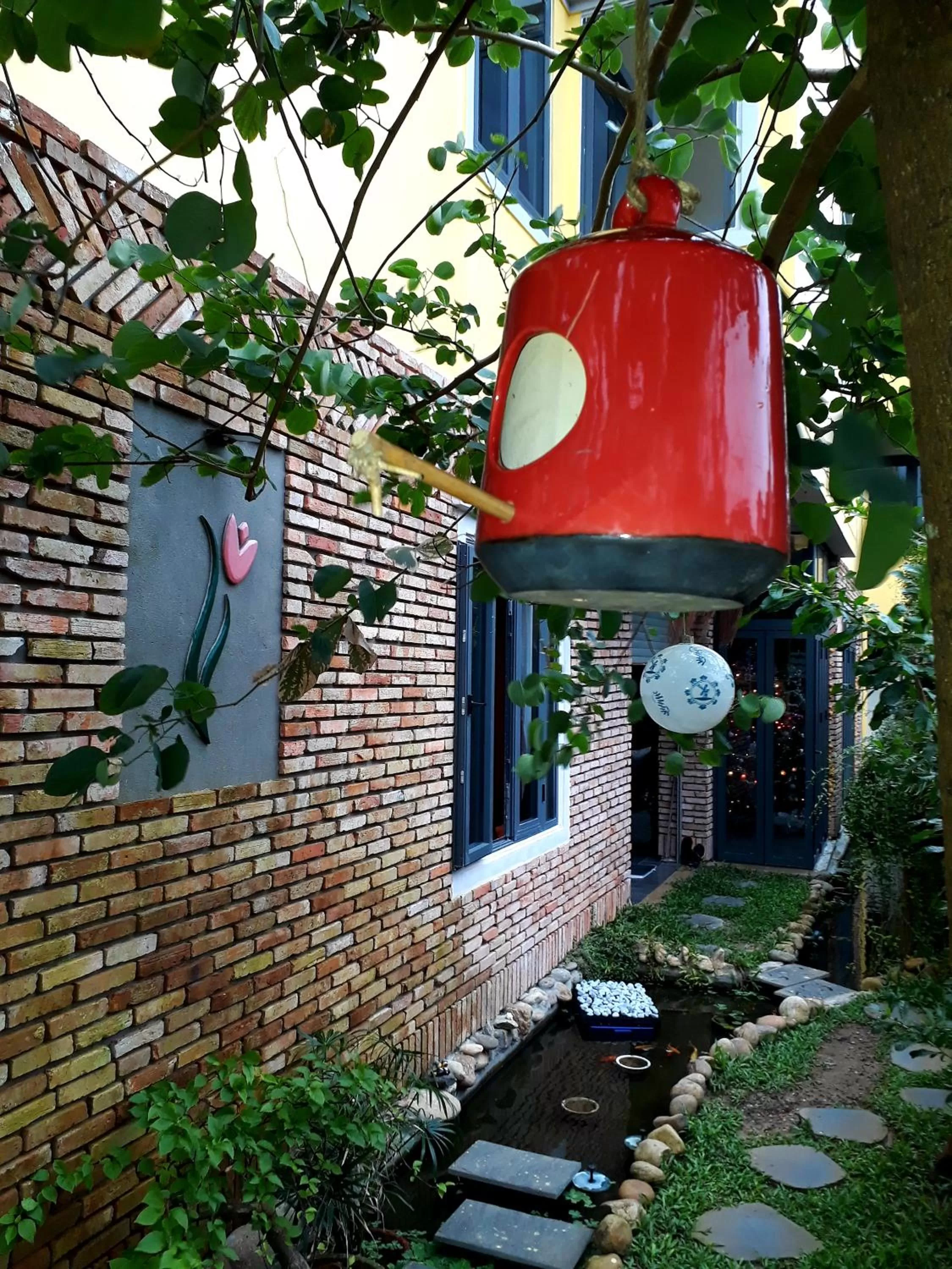 Garden in Pink Tulip Hoi An