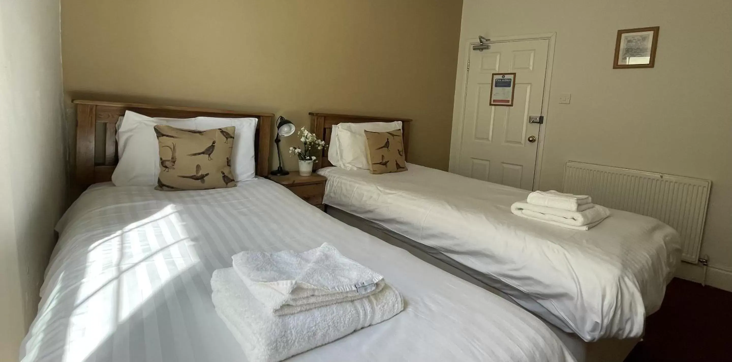 Twin Room with Private Bathroom in White Hart Hotel