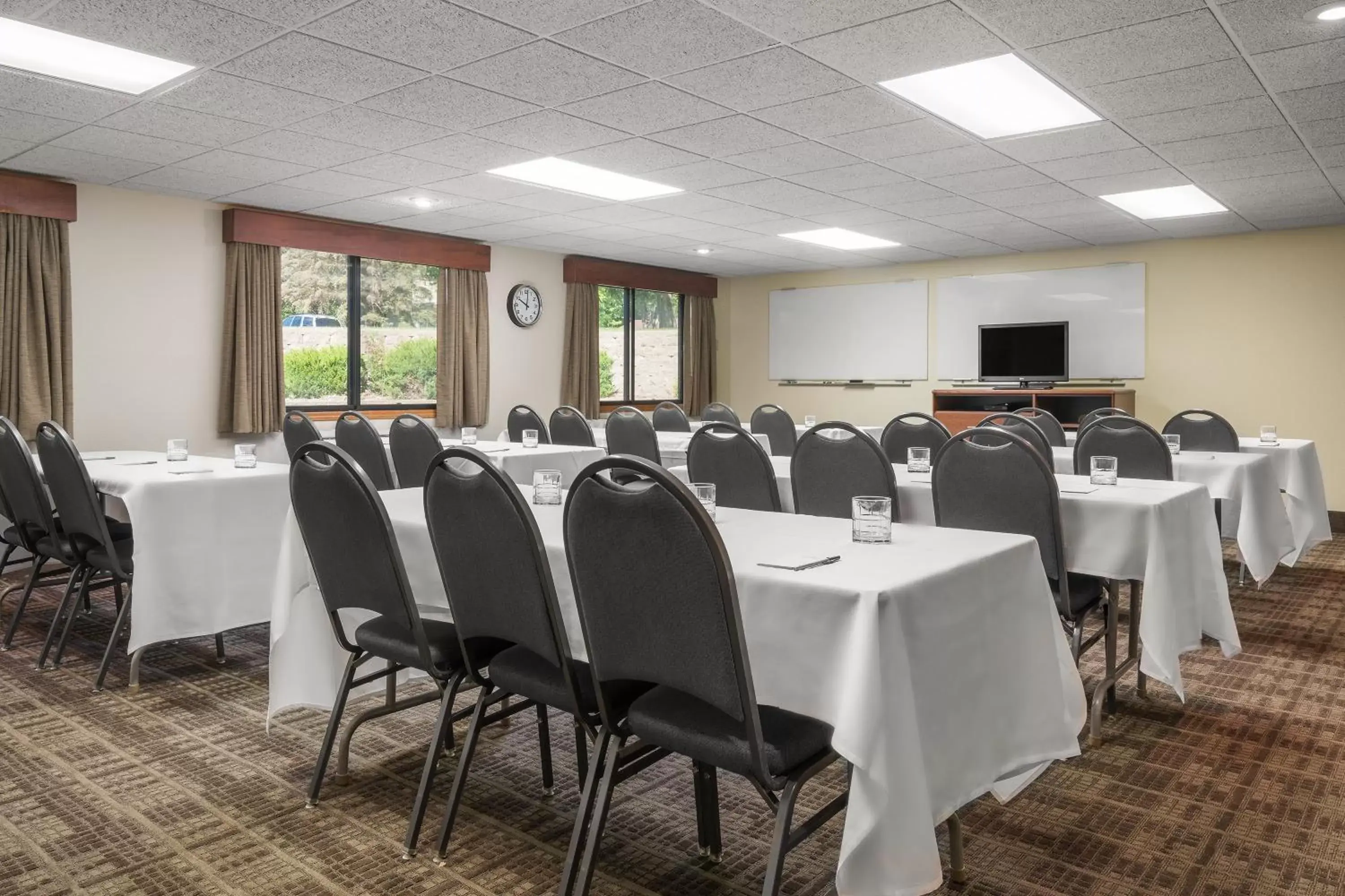 Banquet/Function facilities in AmericInn by Wyndham Lake City