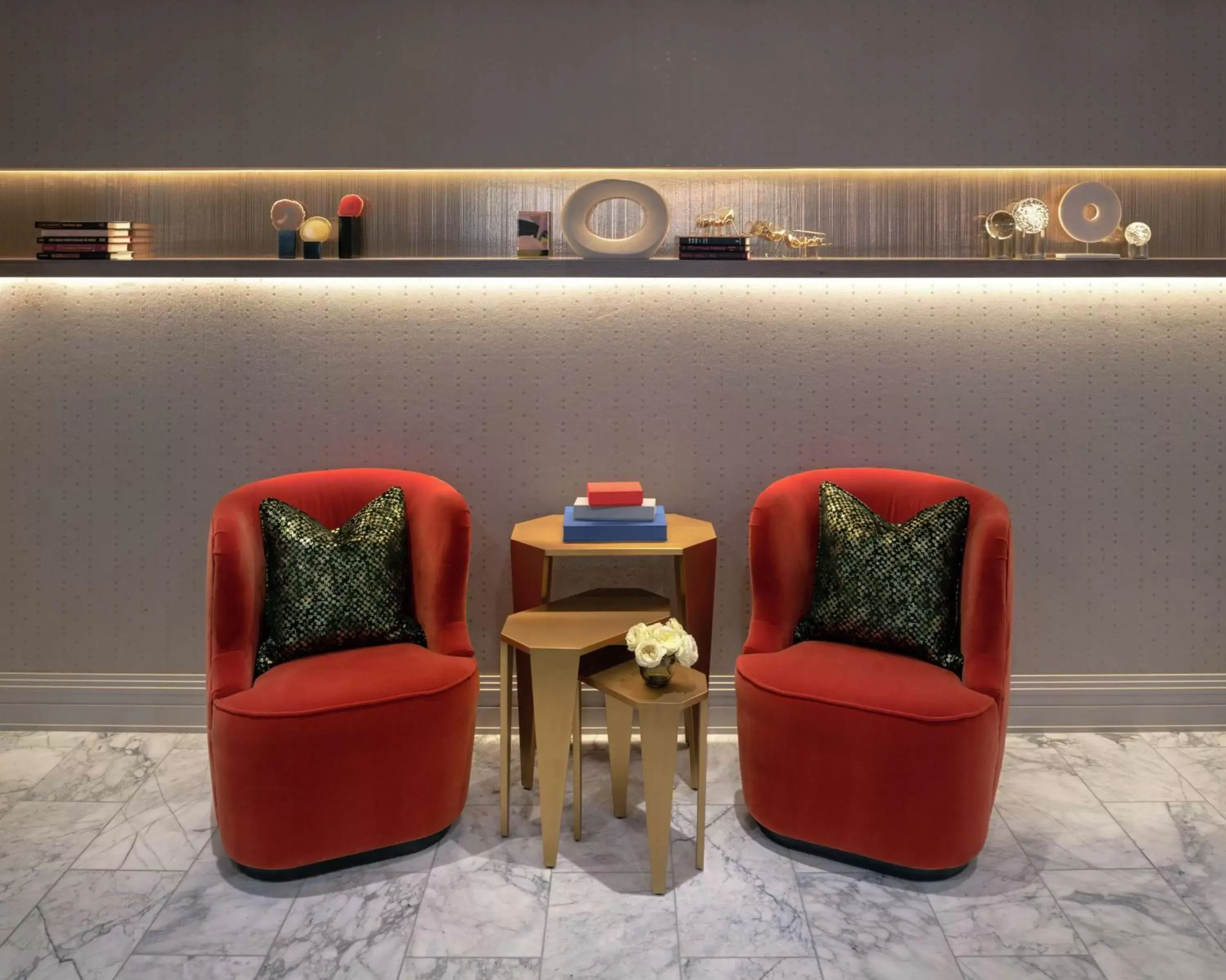 Lobby or reception in Tulsa Club Hotel Curio Collection By Hilton