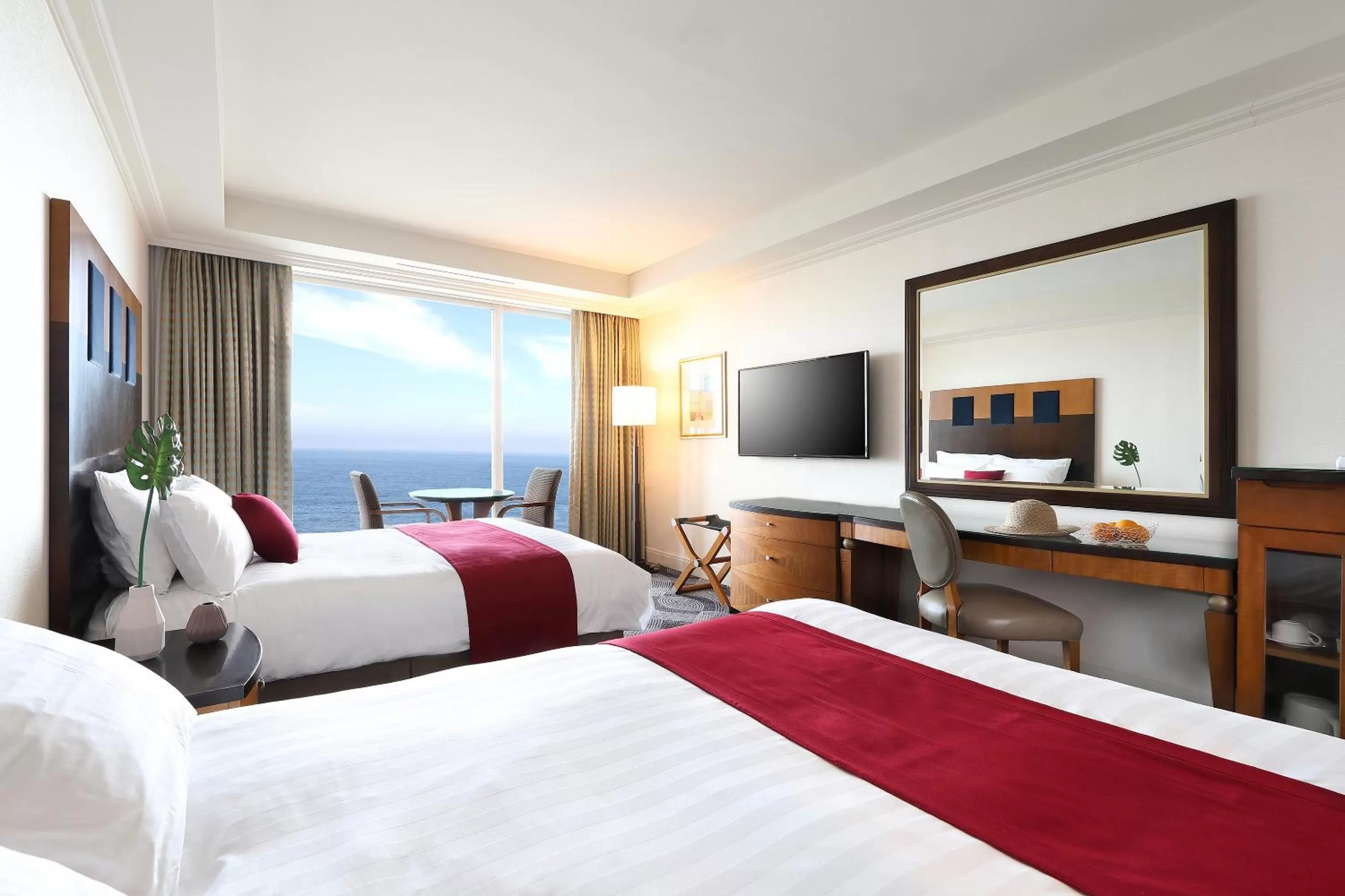 Photo of the whole room in Ramada Plaza by Wyndham Jeju Ocean Front