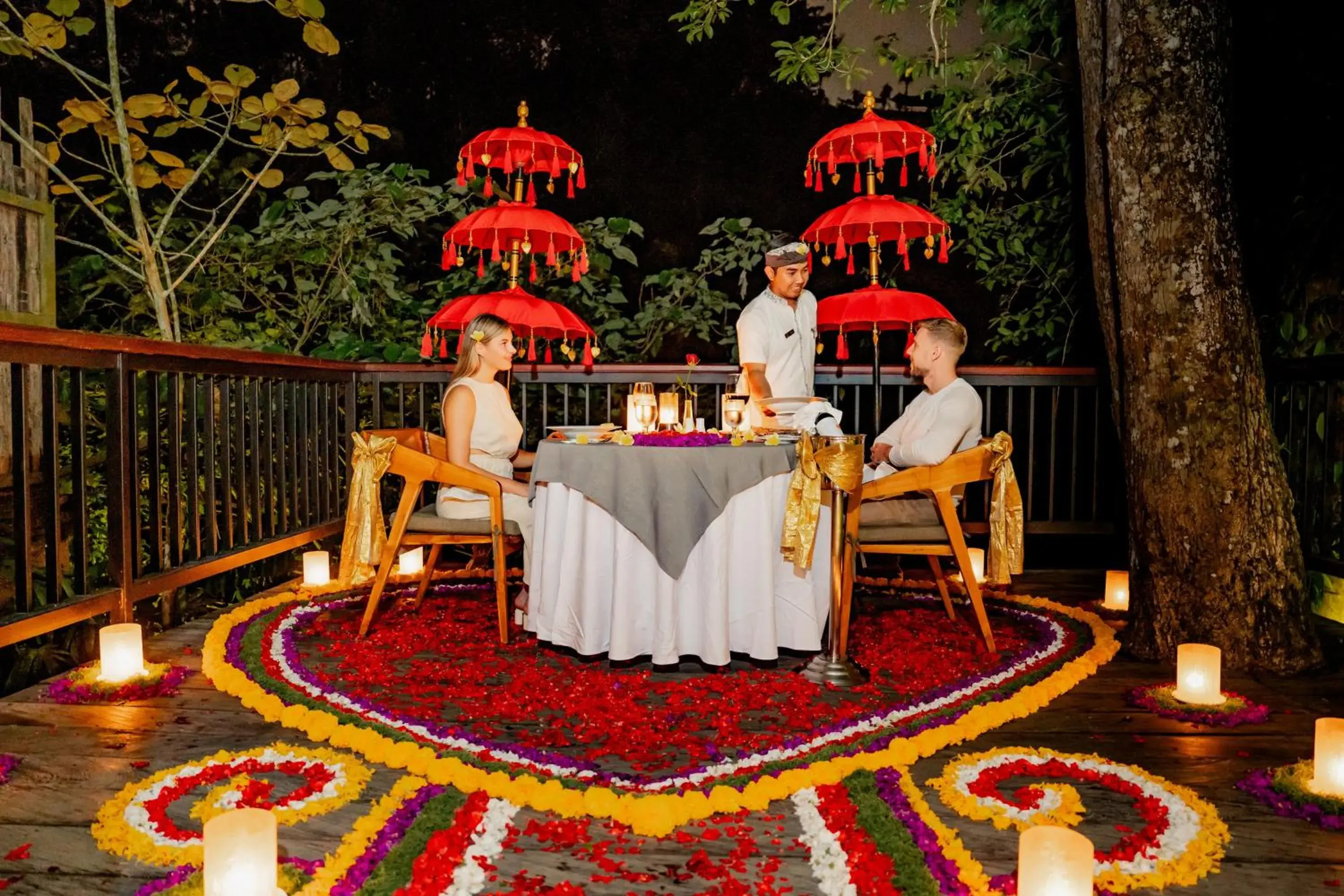 Restaurant/places to eat in The Lokha Ubud Resort Villas and Spa