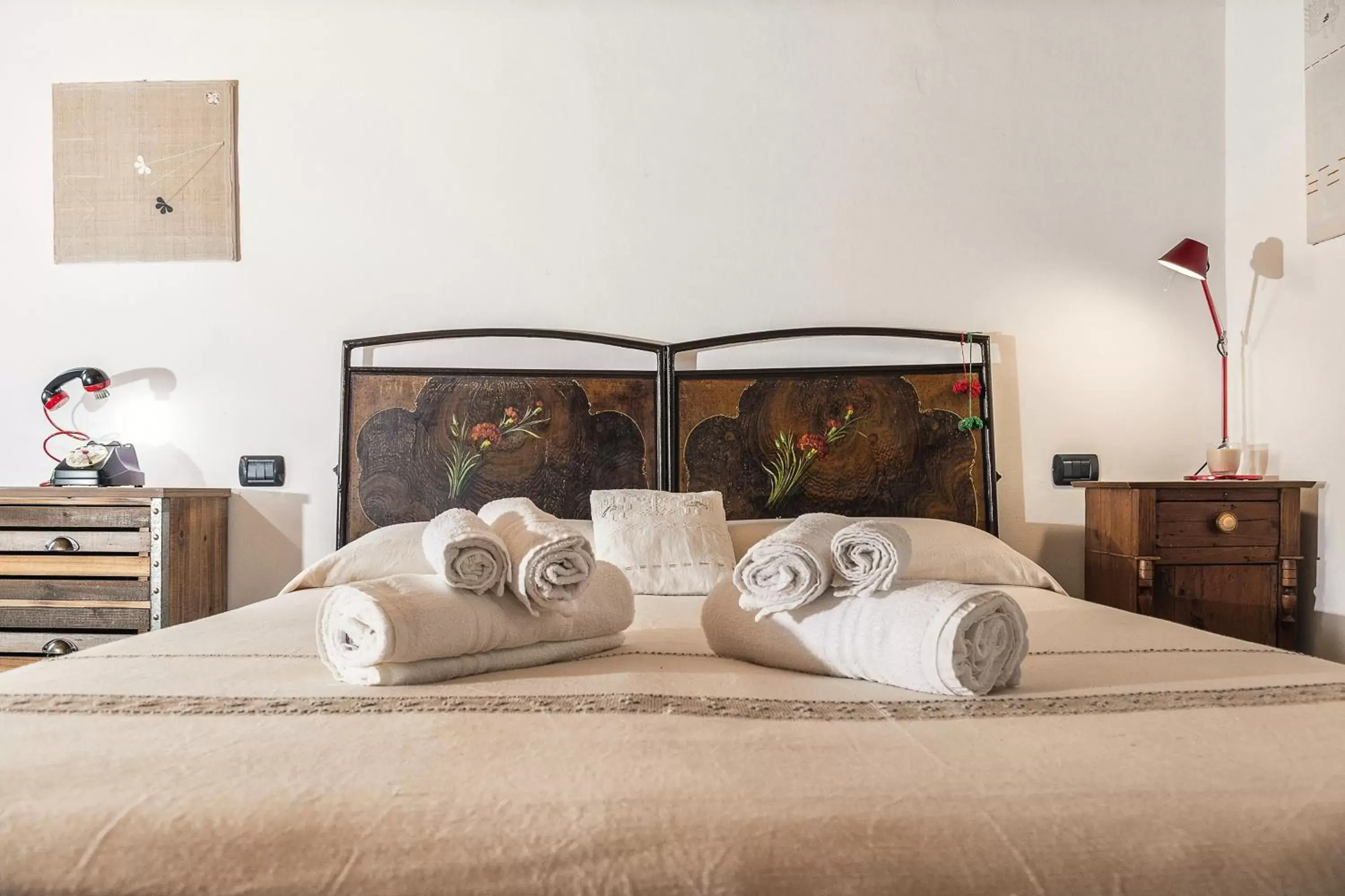 Bedroom, Bed in Sa Crai B&B - Sardinian Experience