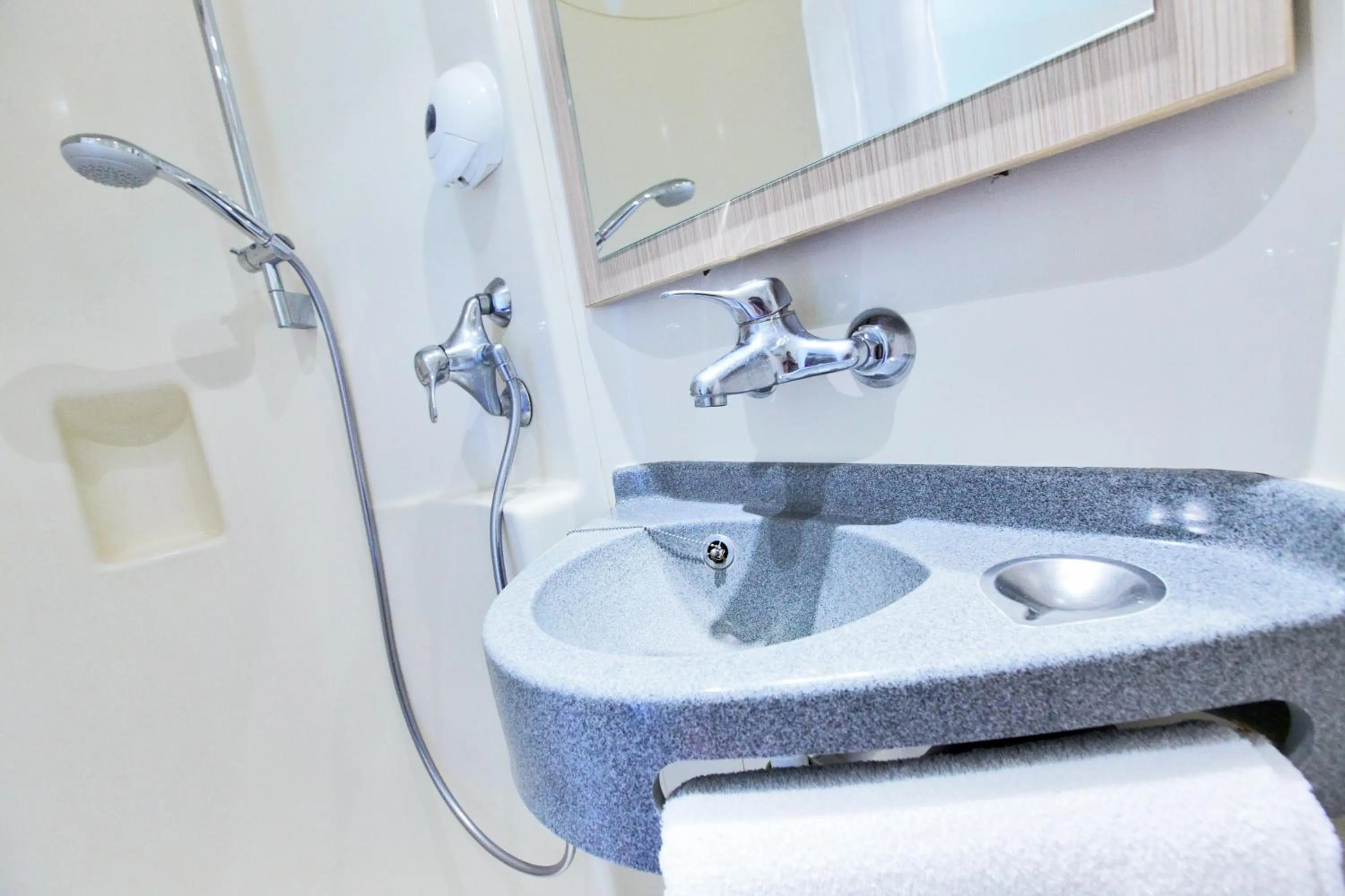 Shower in Premiere Classe Geneve - Saint Genis Pouilly