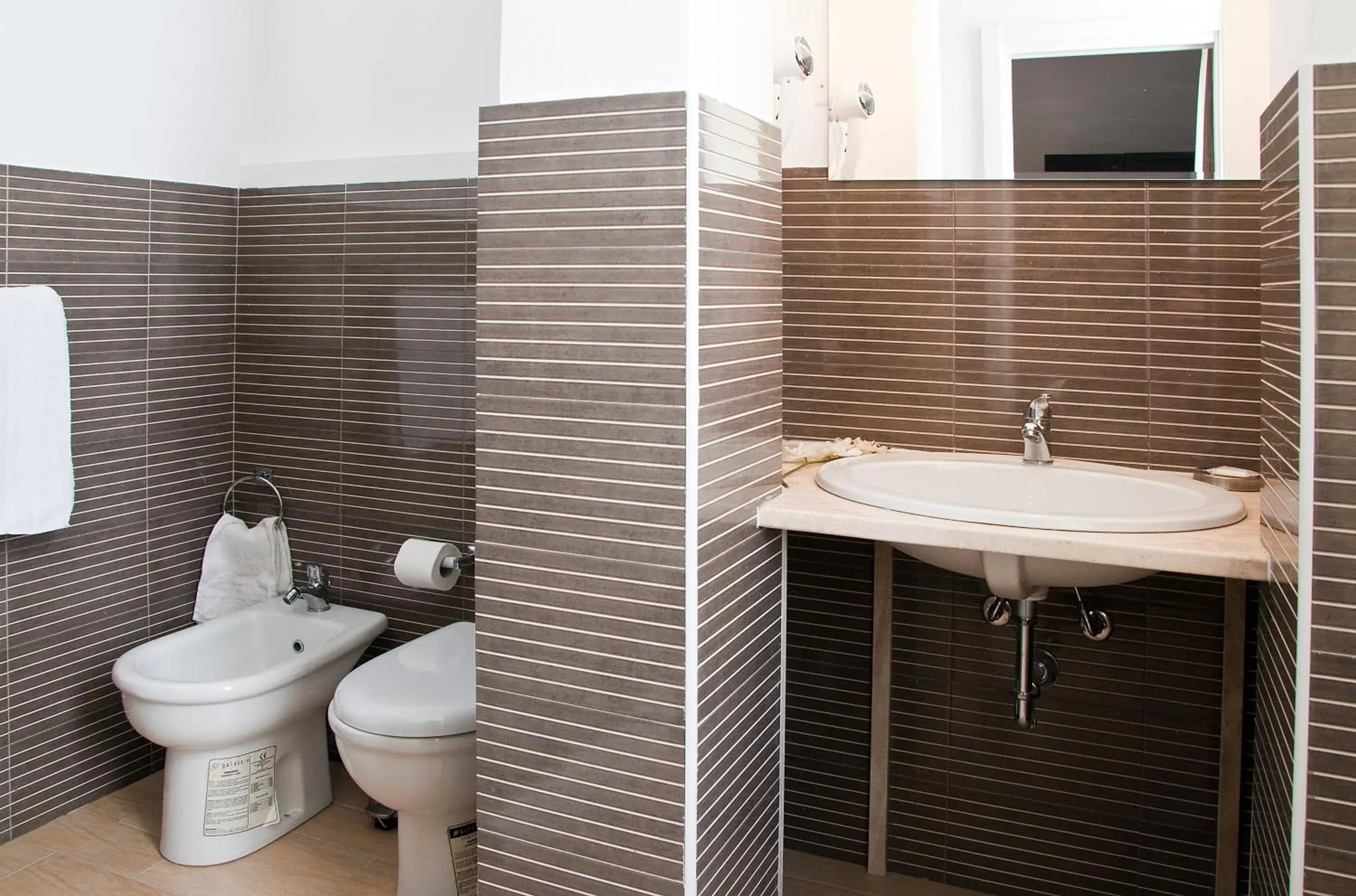 Bathroom in Operà Bathroom in Operà