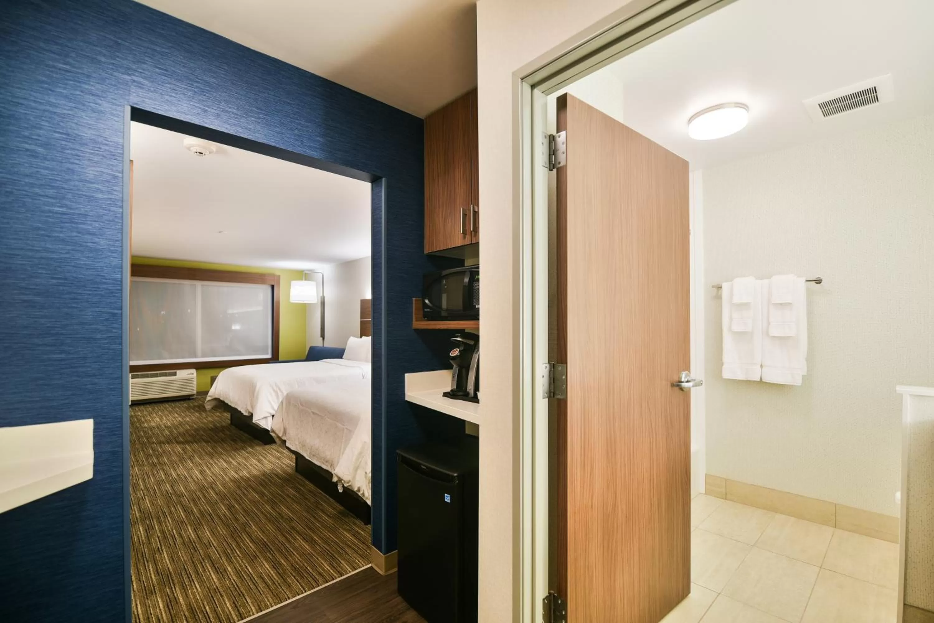 Photo of the whole room, Bed in Holiday Inn Express & Suites Lehi - Thanksgiving Point by IHG