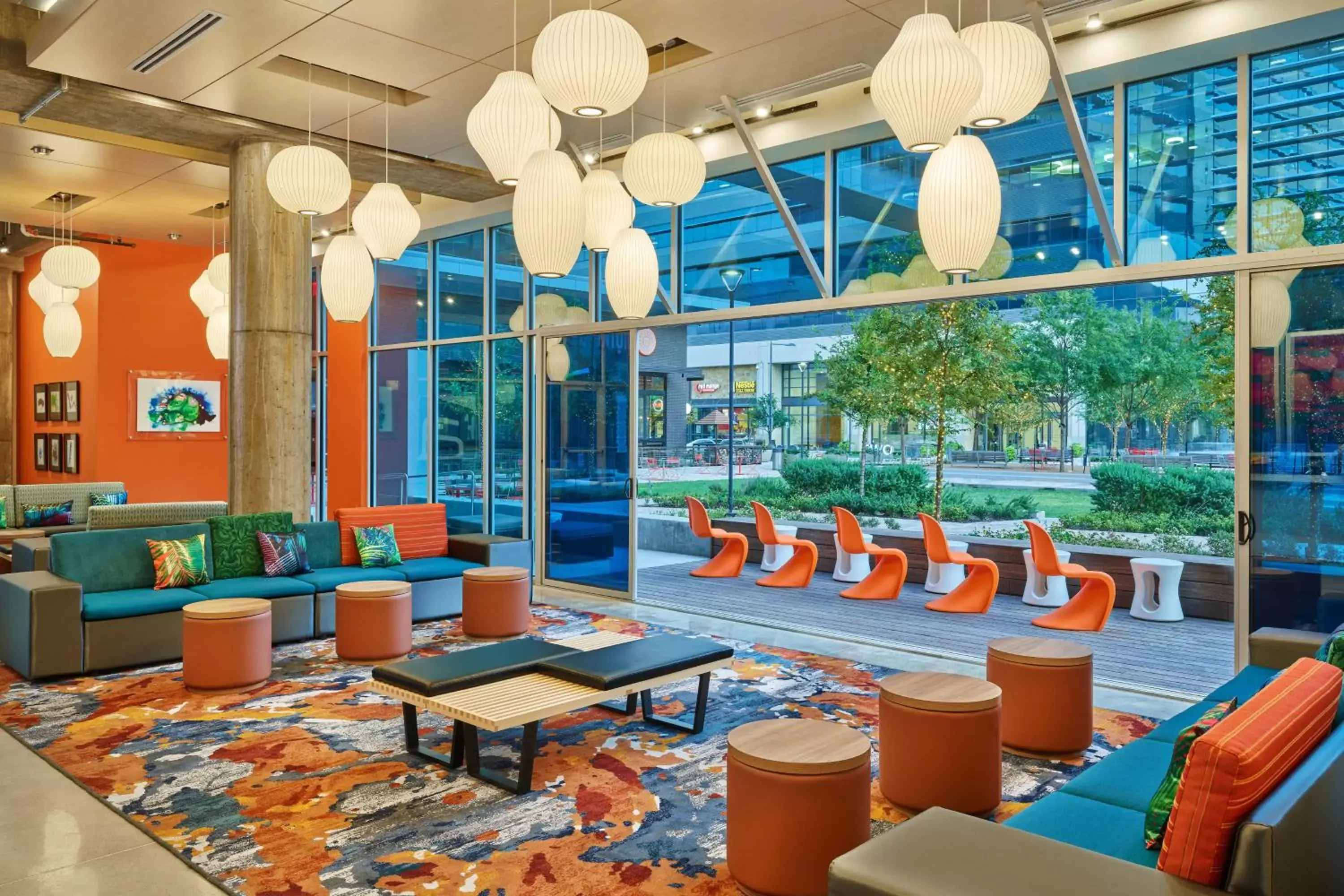 Lounge or bar in Aloft Richardson